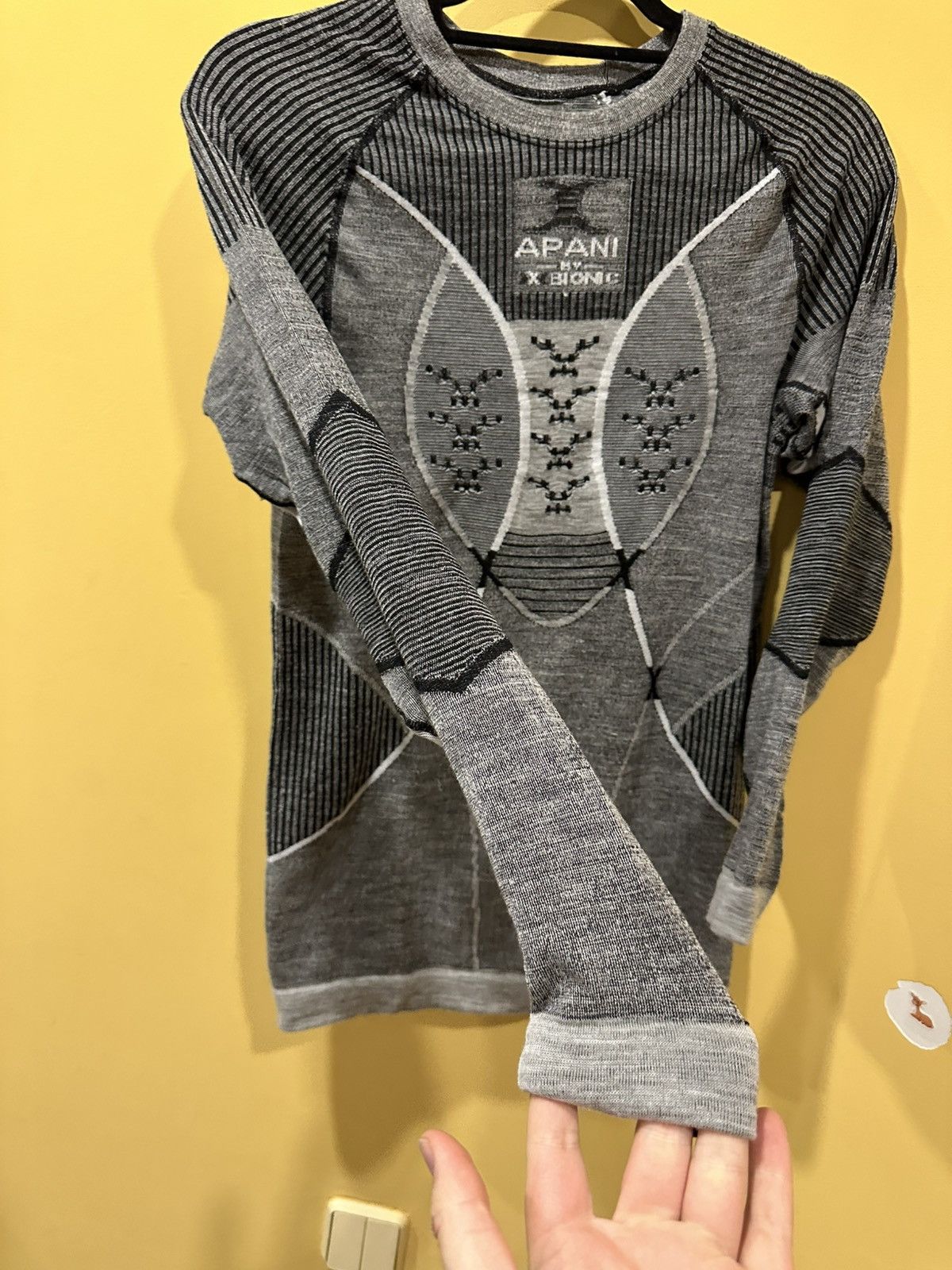 Other X-BIONIC Apani 4.0 Merino Shirt Long Sleeve Mens size L Size US L / EU 52-54 / 3 - 4 Thumbnail