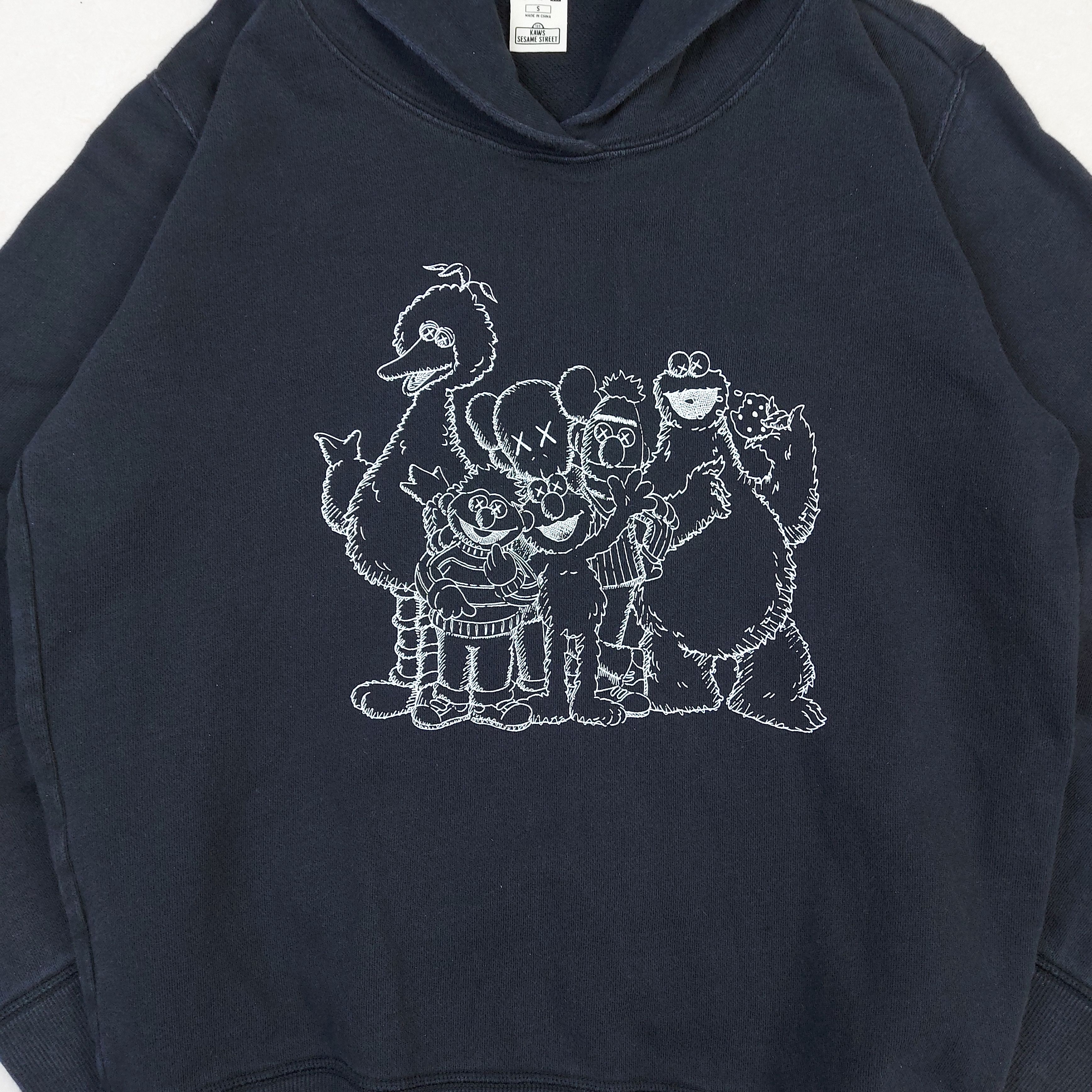 Kaws × Uniqlo Kaws x Uniqlo x Sesame Street XX Embroidery Black Hoodie Size S / US 4 / IT 40 - 5 Thumbnail