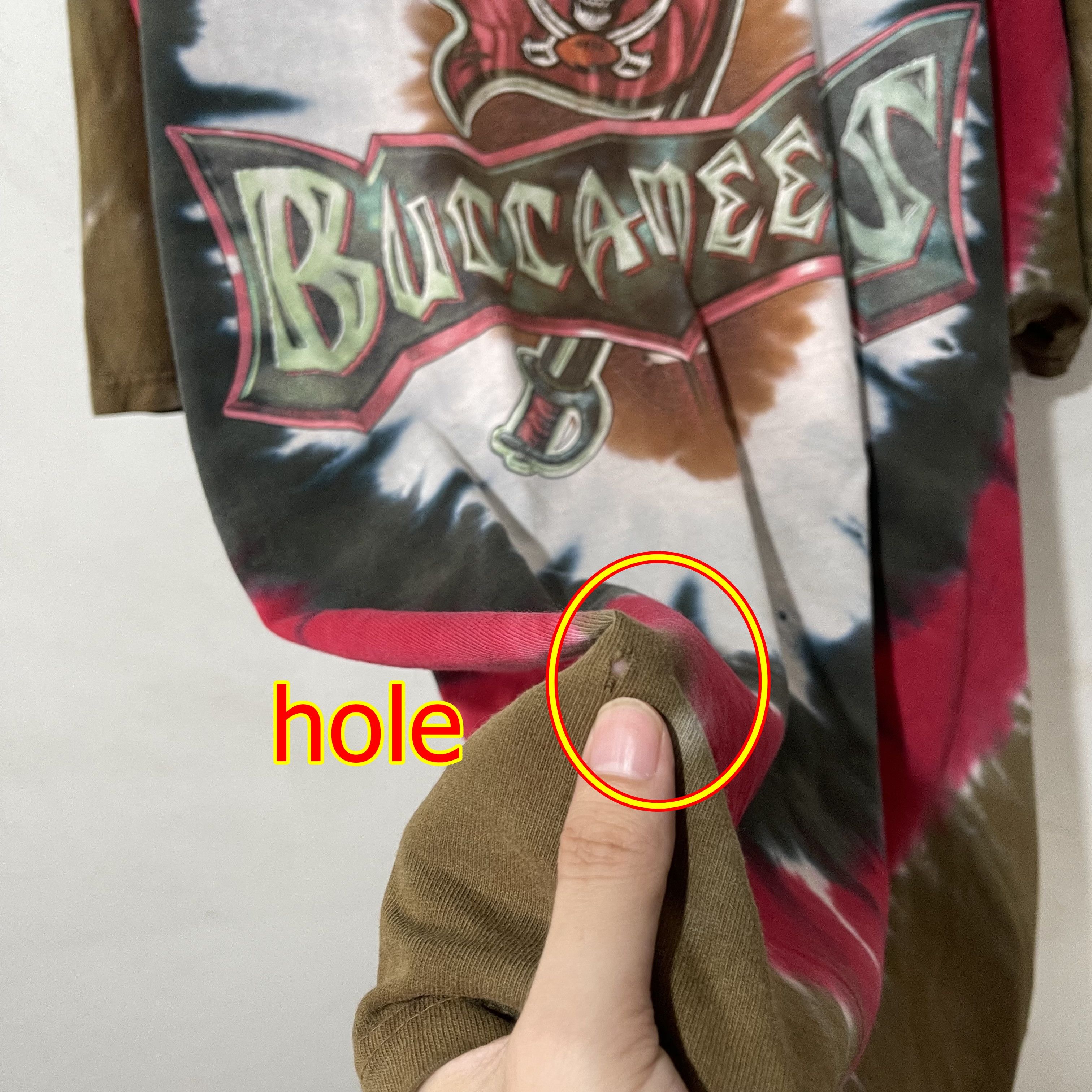 NFL Vintage 2000s Tampa Bay Buccaneers T-Shirt Size US L / EU 52-54 / 3 - 5 Thumbnail