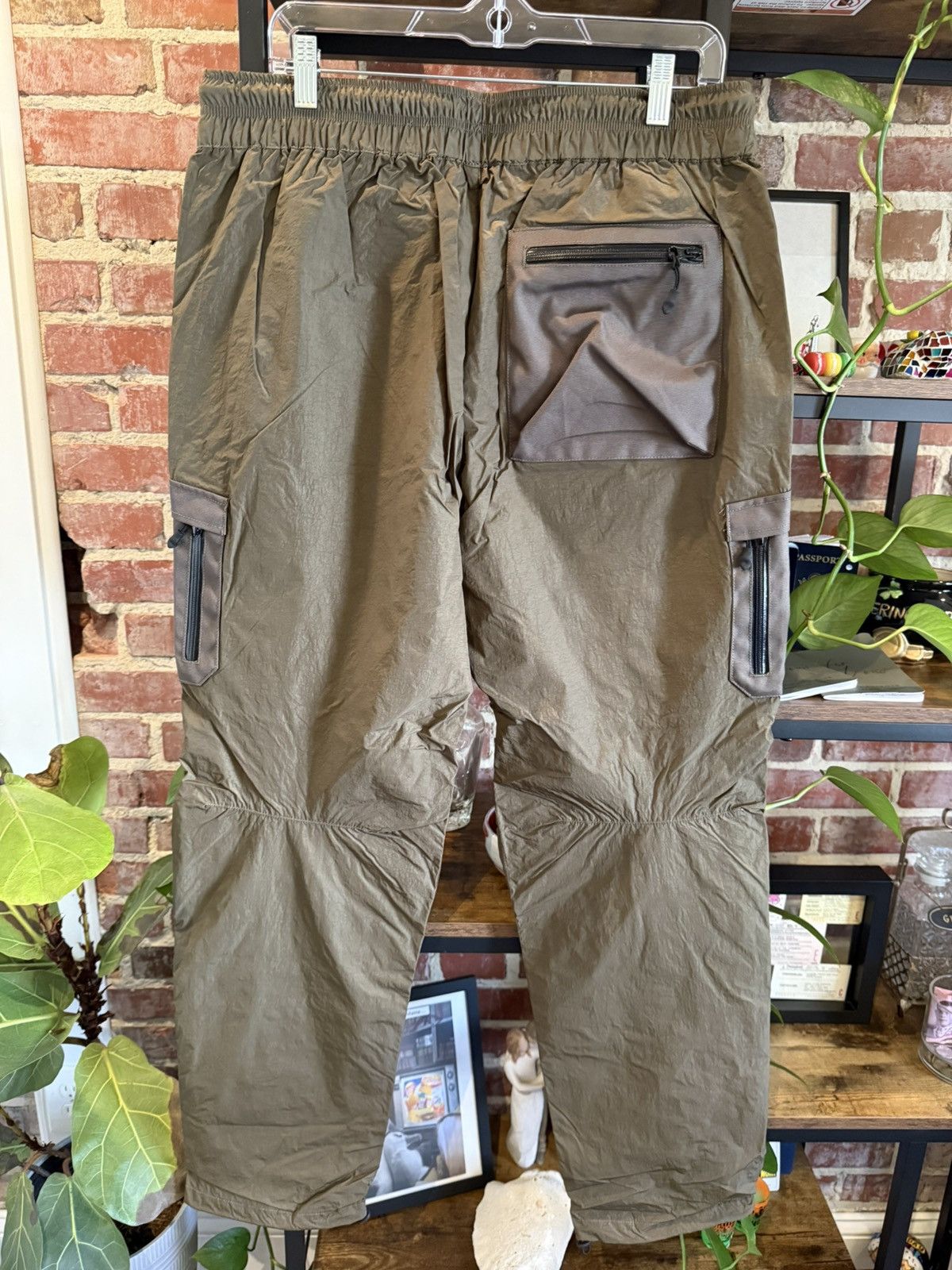 John Elliott Himalayan Nylon Cargo Pants - Olive