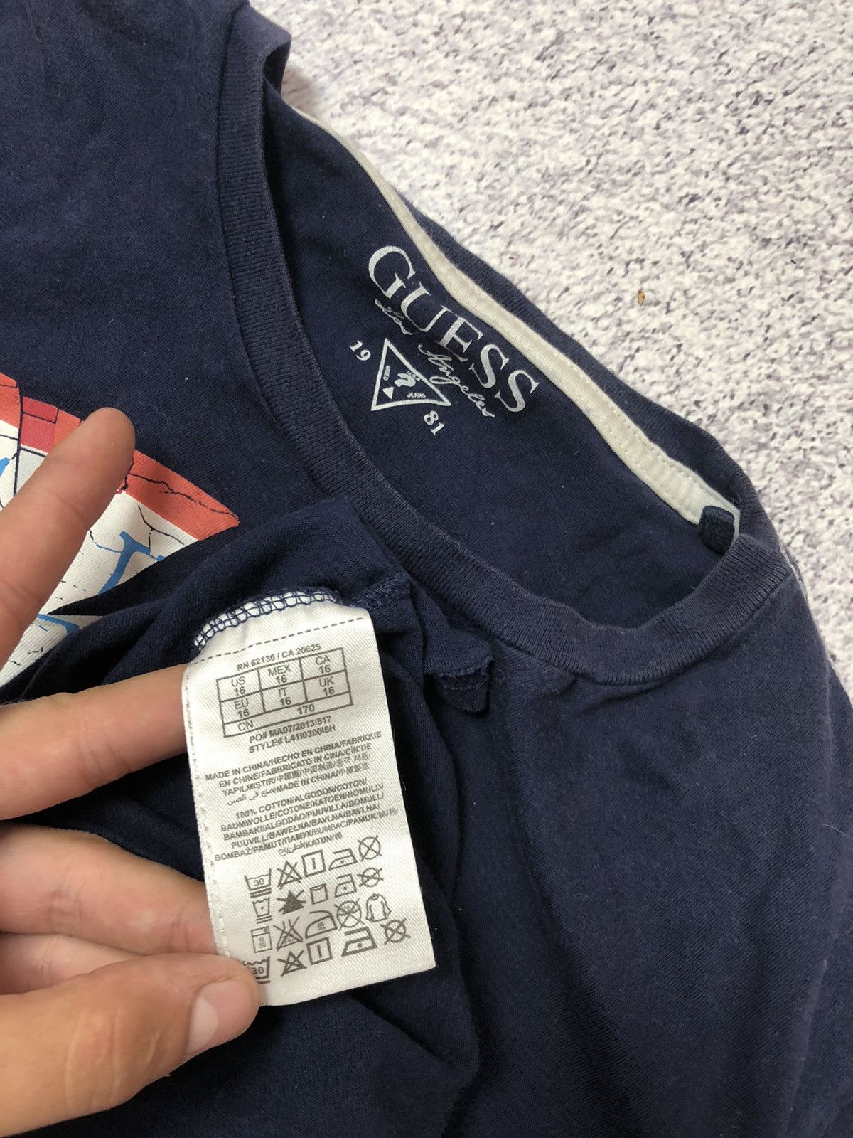 Guess T-shirt Guess casual y2k Size US S / EU 44-46 / 1 - 4 Thumbnail