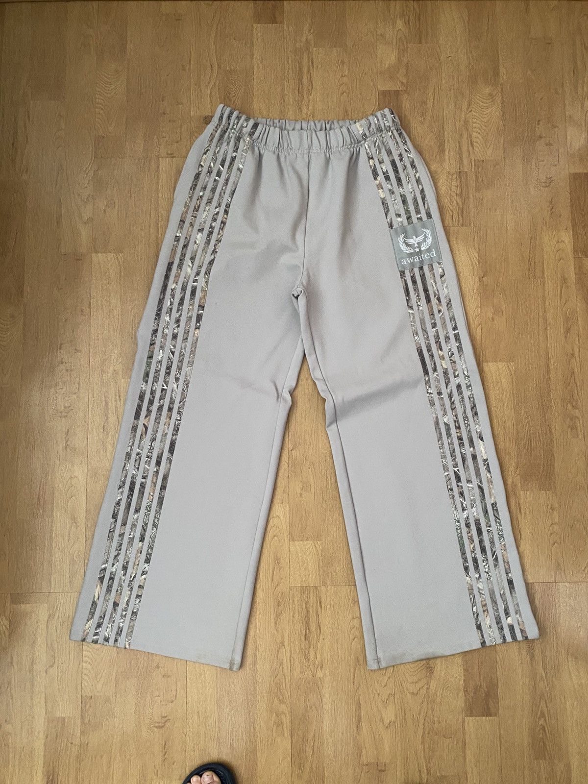 Other Awaited Milita sweatpants Size US 35 - 1 Thumbnail
