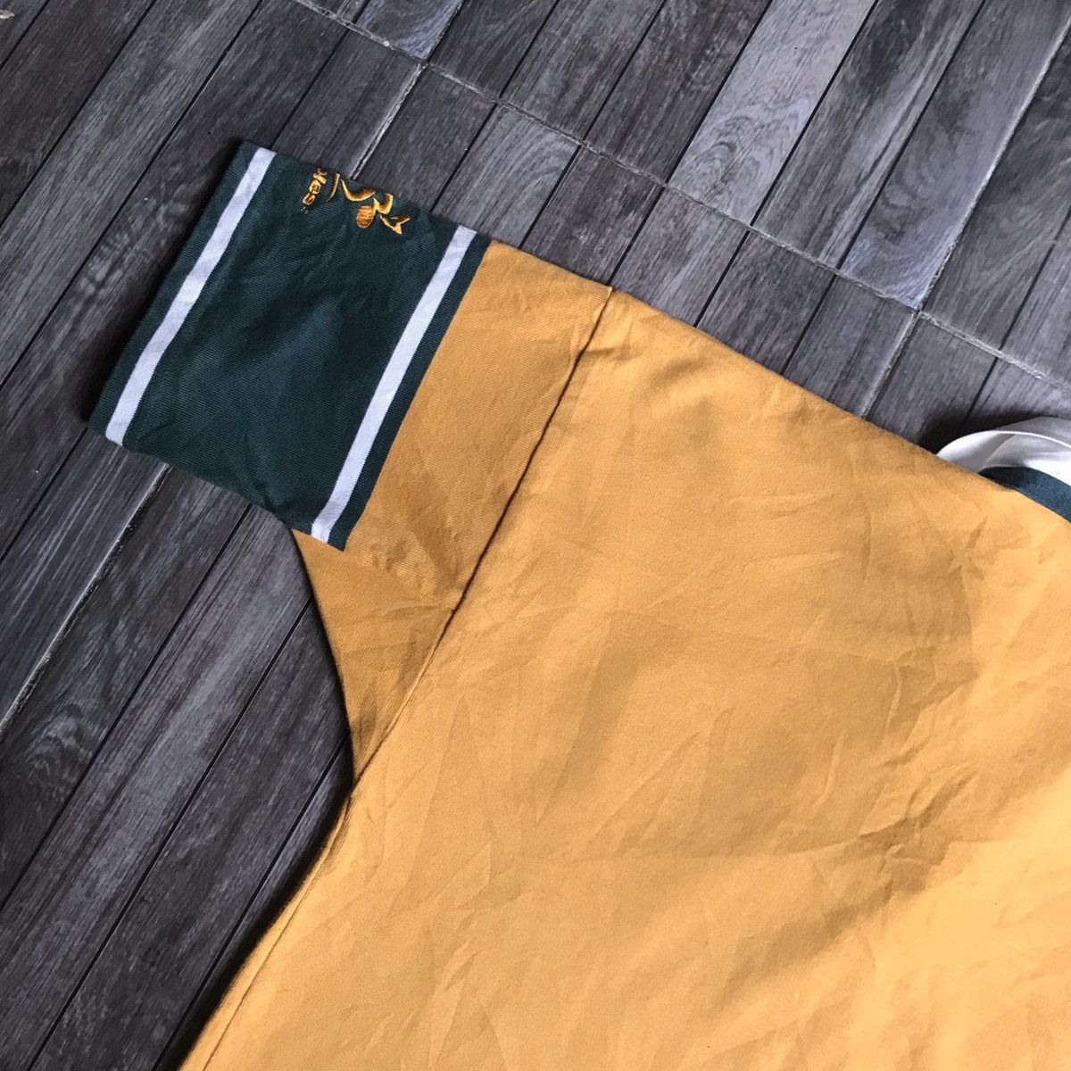 Canterbury of New Zealand × Vintage 2003 AUSTRALIA WALLABIES canterbury jersey Size US M / EU 48-50 / 2 - 10 Thumbnail