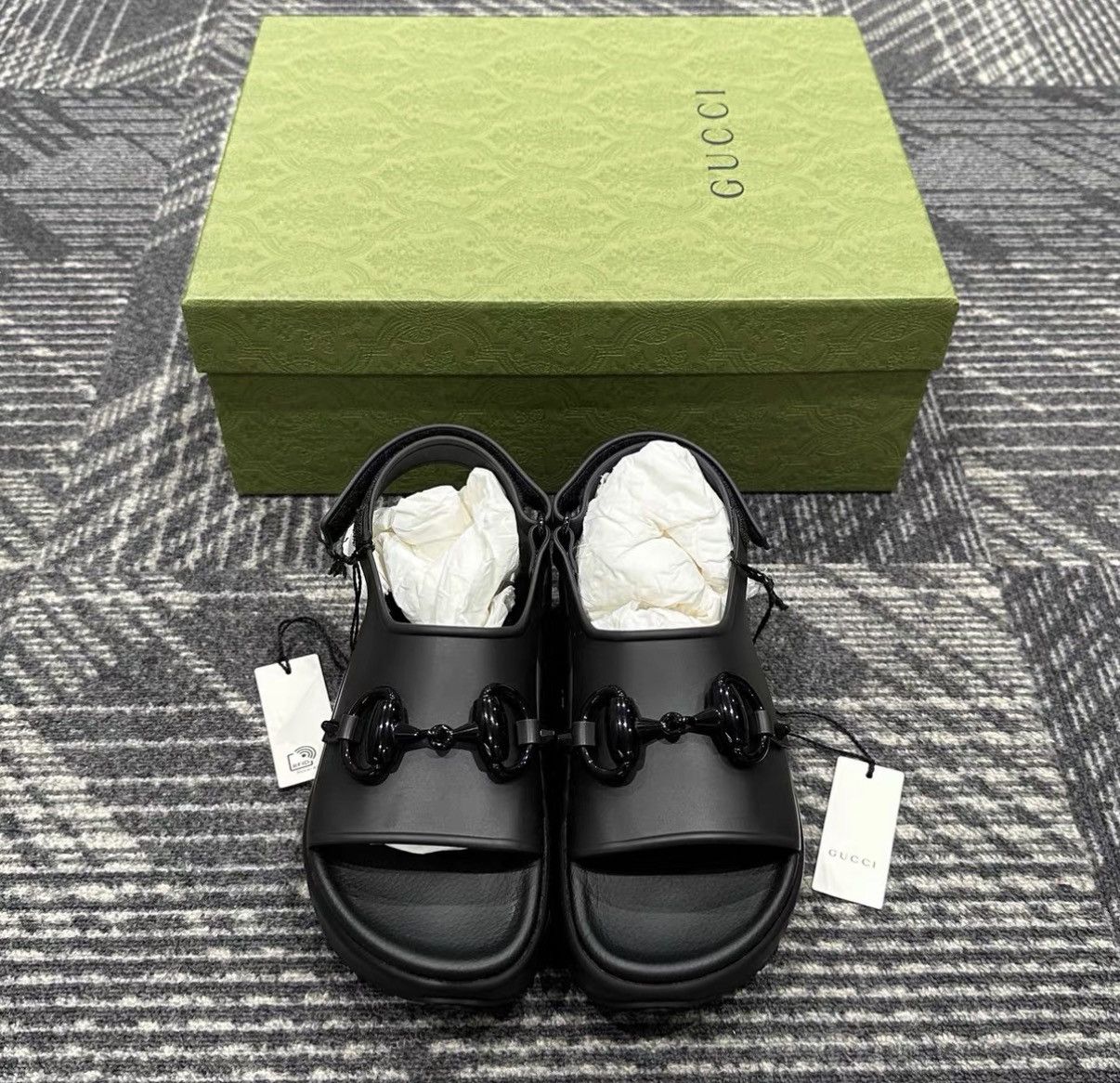 Gucci Gucci Interlocking Horsebit Platform Slide Sandals J42 Size US 6 / IT 36 - 2 Thumbnail