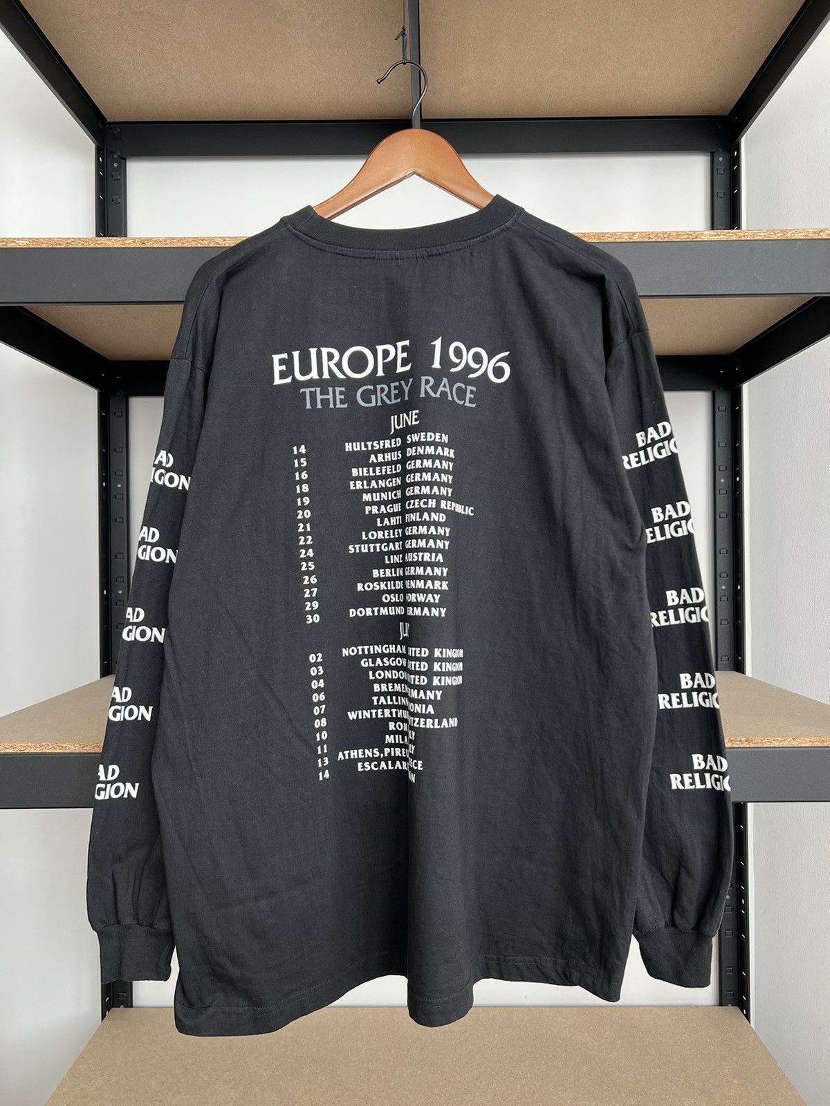 Band Tees Vintage 1996 Bad Religion Punk Rock Band Long Sleeve T-shirt Size US XL / EU 56 / 4 - 2 Thumbnail