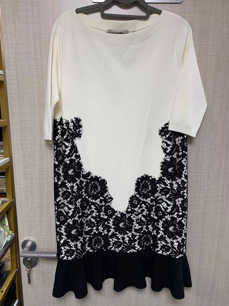 Valentino Valentino Lace patchwork dress Size L / US 10 / IT 46 - 1 Thumbnail