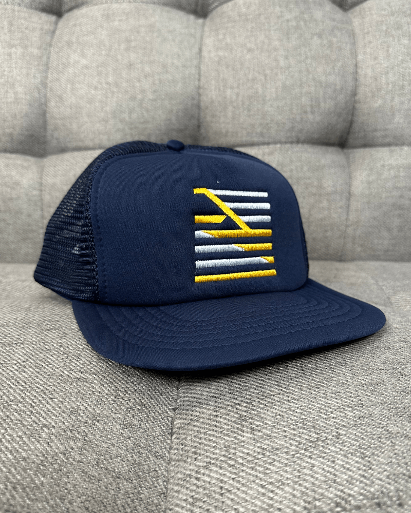 Vintage Vintage Navy Blue Embroidered Snap Back Trucker Hat Size ONE SIZE - 1 Thumbnail