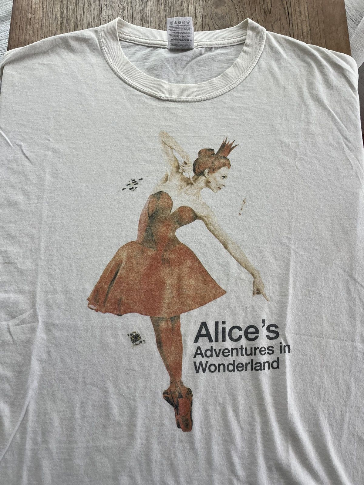 Vintage Vintage Alice’s Adventure in Wonderland 00’s Ballet Tshirt Size US L / EU 52-54 / 3 - 3 Thumbnail