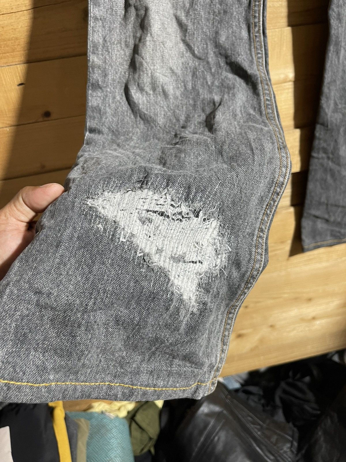 RIPVANWINKLE Japanese brand rip van winkle distressed jeans Size US 33 - 3 Thumbnail