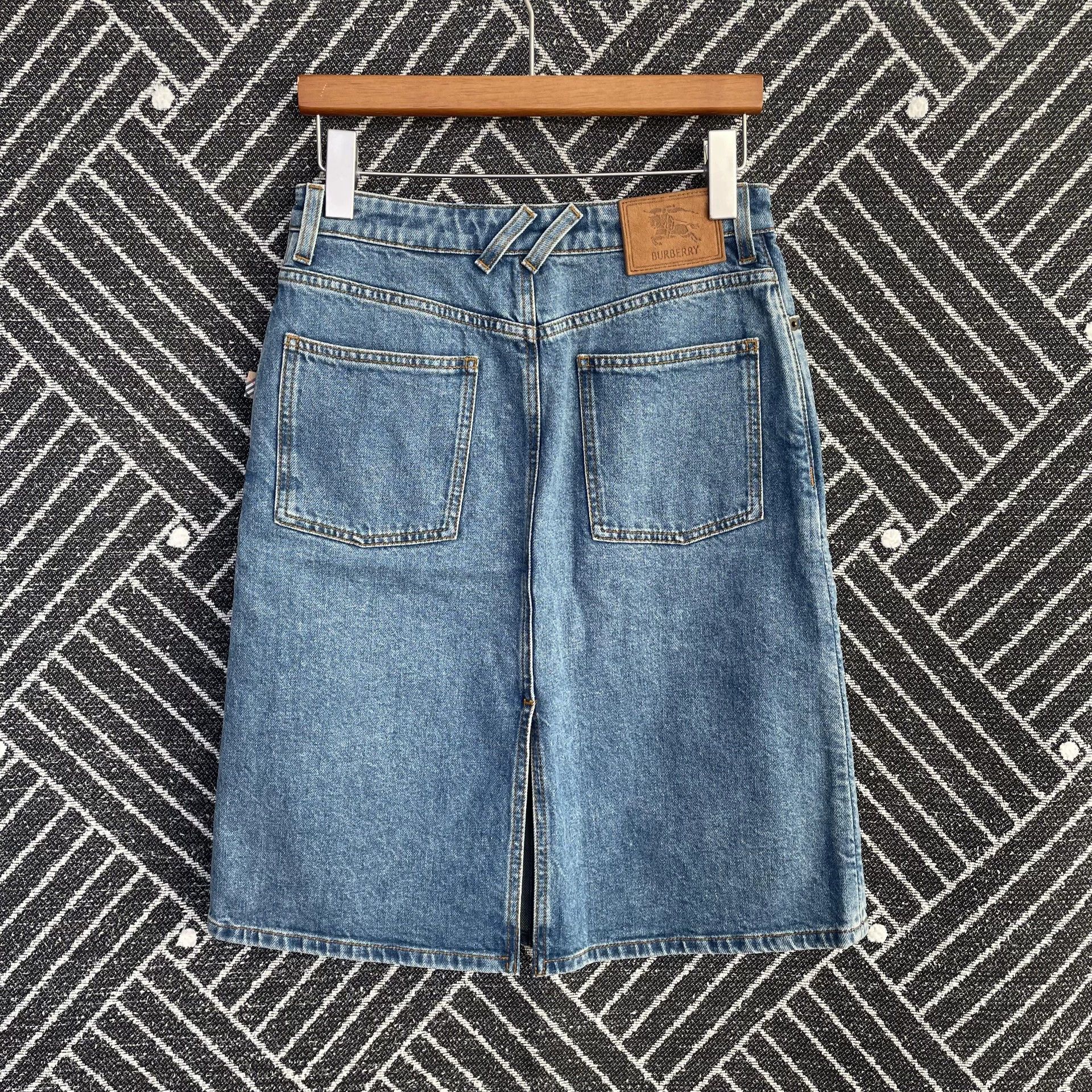 Burberry Burberry SS25 Equestrian Logo Denim Dress Women's Blue 6 Size 28" / US 6 / IT 42 - 2 Thumbnail
