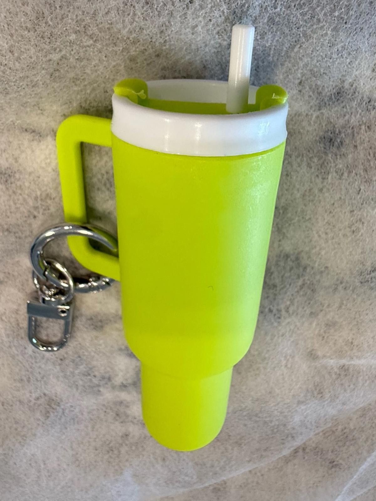 Other Drink tumbler keychain green white novelty gift Size ONE SIZE - 2 Thumbnail