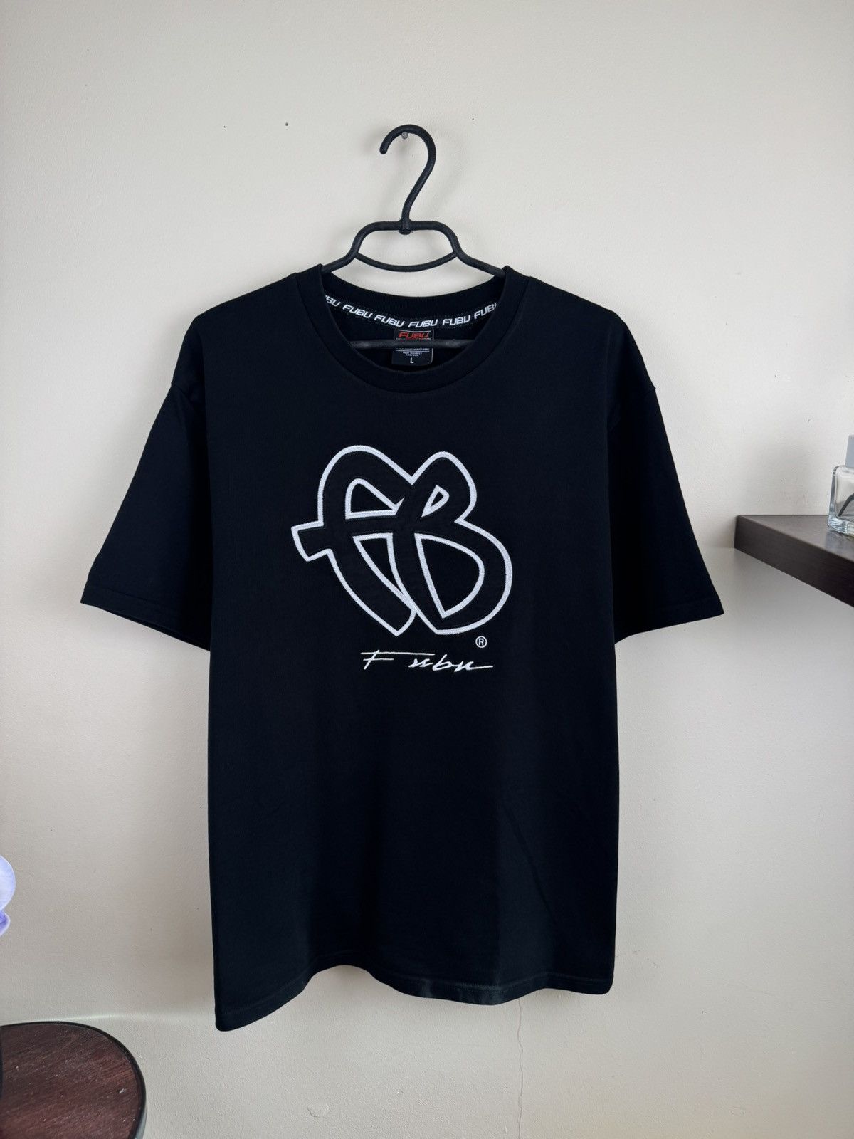 Fubu Vintage Fubu T-Shirt Big Logo Rap USA Hop Hop Y2K L Size US L / EU 52-54 / 3 - 9 Thumbnail