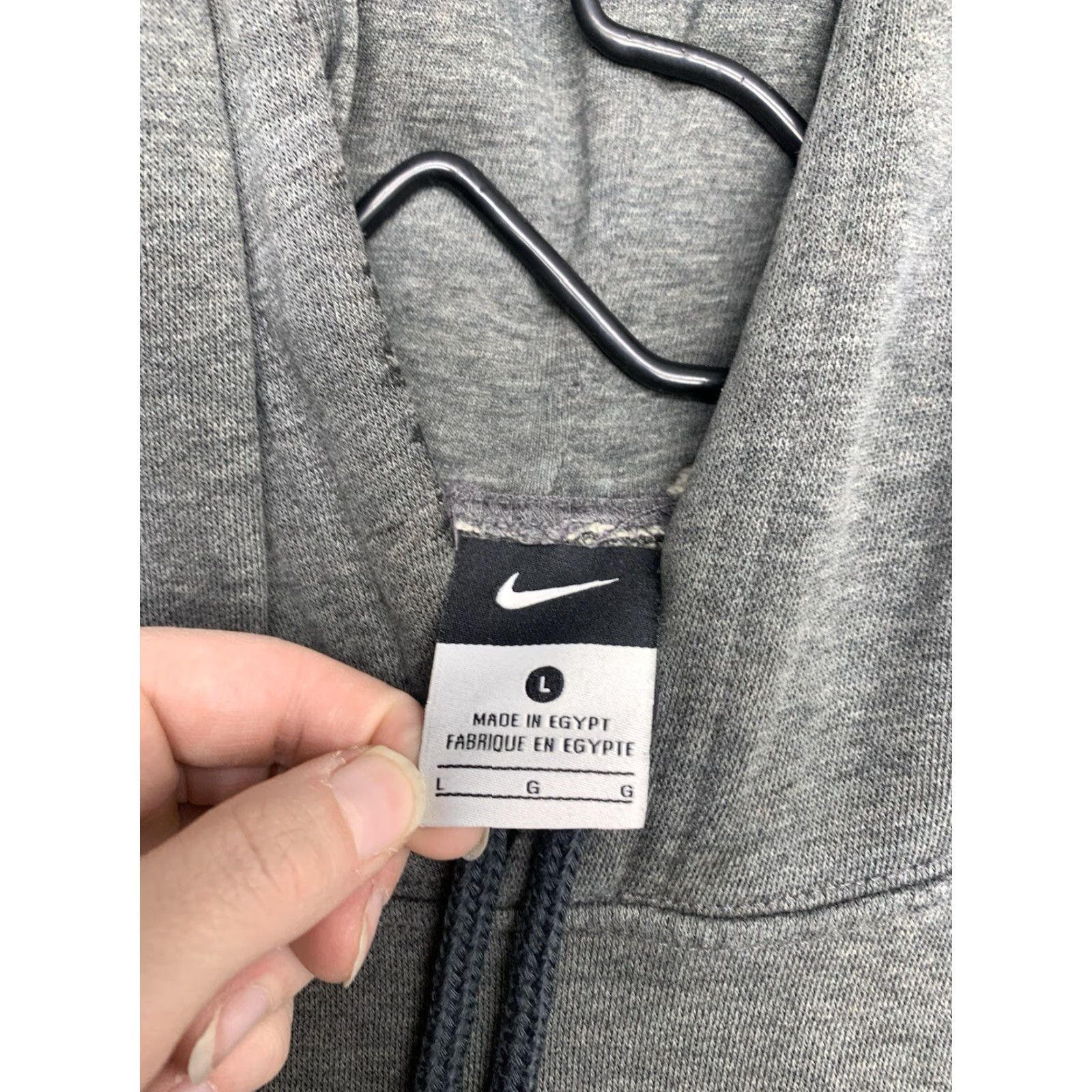 Nike VINTAGE Nike Hoodie Mens L Sweatshirt Grey Y2K 2000s Sportswear Activewear Fleece Hooded Logo Sweatshirt Size US L / EU 52-54 / 3 - 4 Thumbnail