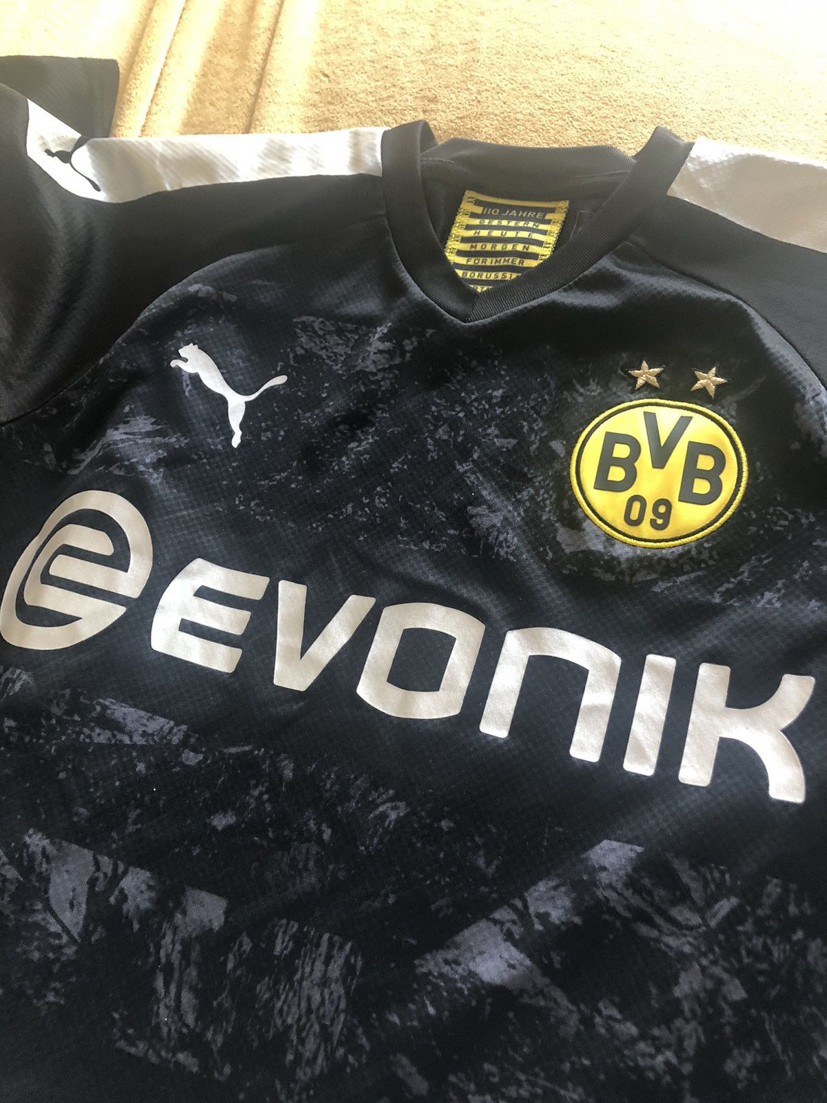 Puma RARE BORUSSIA DORTMUND VINTAGE FOOTBALL GERMAN SOCCER JERSEY Size US M / EU 48-50 / 2 - 3 Thumbnail