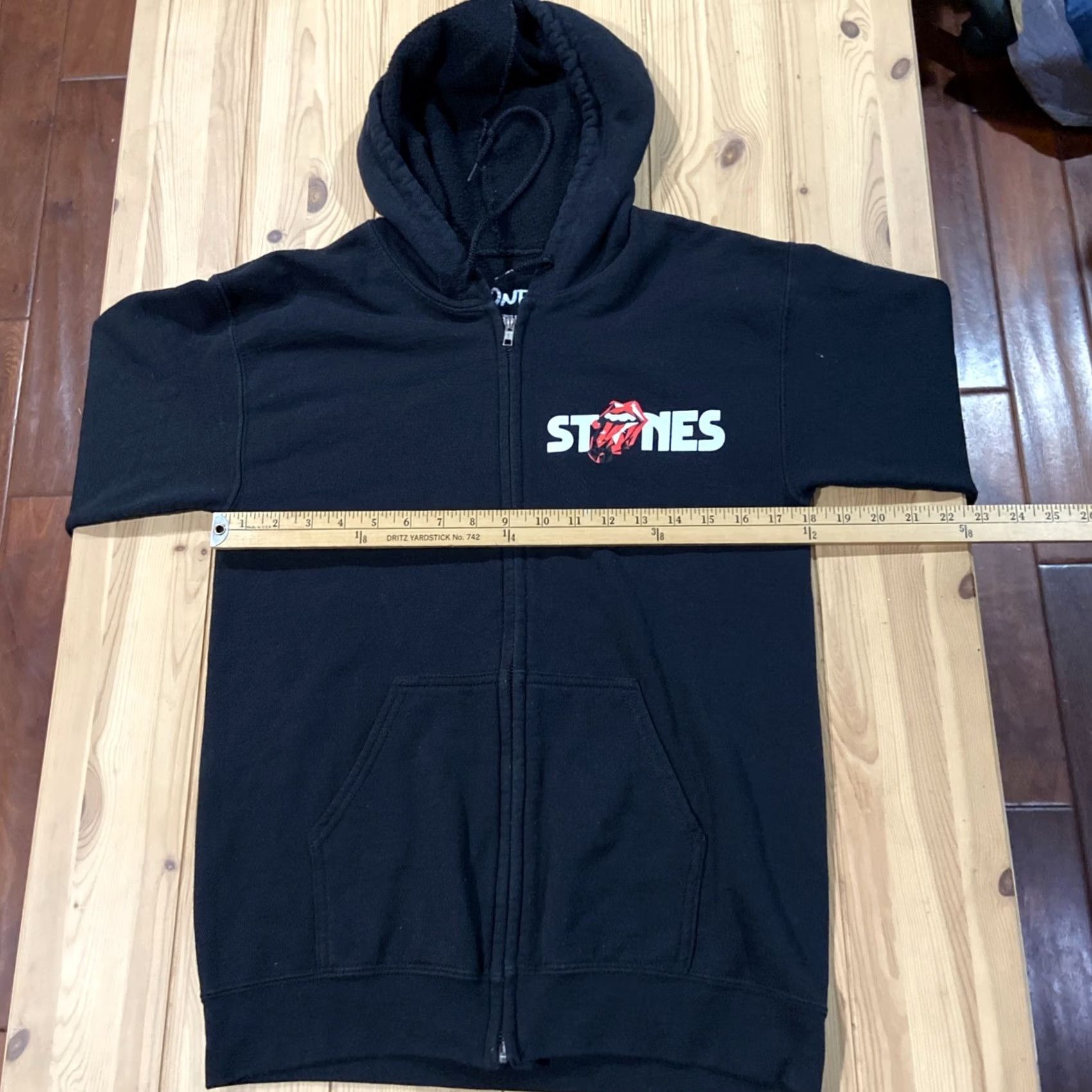 Vintage VINTAGE? The Rolling Stones Hackney Diamonds Tour Zip Up Hoodie S Black Mens Hoodie Graphic Print 2024 Size US S / EU 44-46 / 1 - 6 Thumbnail