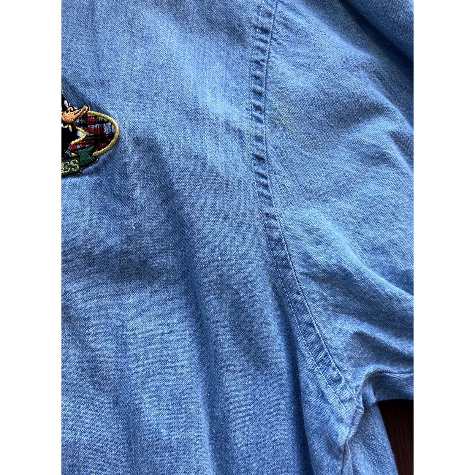 Vintage VINTAGE Warner Bros. Looney Tunes Denim Button-Up Shirt XL Men Blue Embroidered 90s Cartoons Shirts Size US XL / EU 56 / 4 - 4 Thumbnail