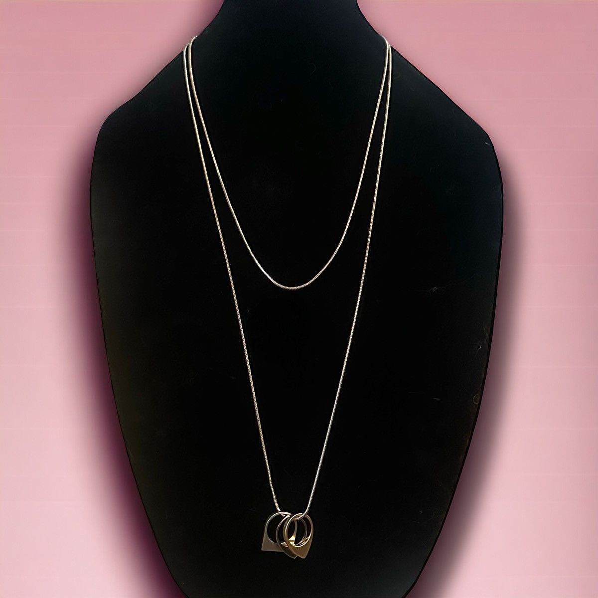 Other Long layered gold tone tricolor rings pendant necklace Size ONE SIZE - 1 Thumbnail