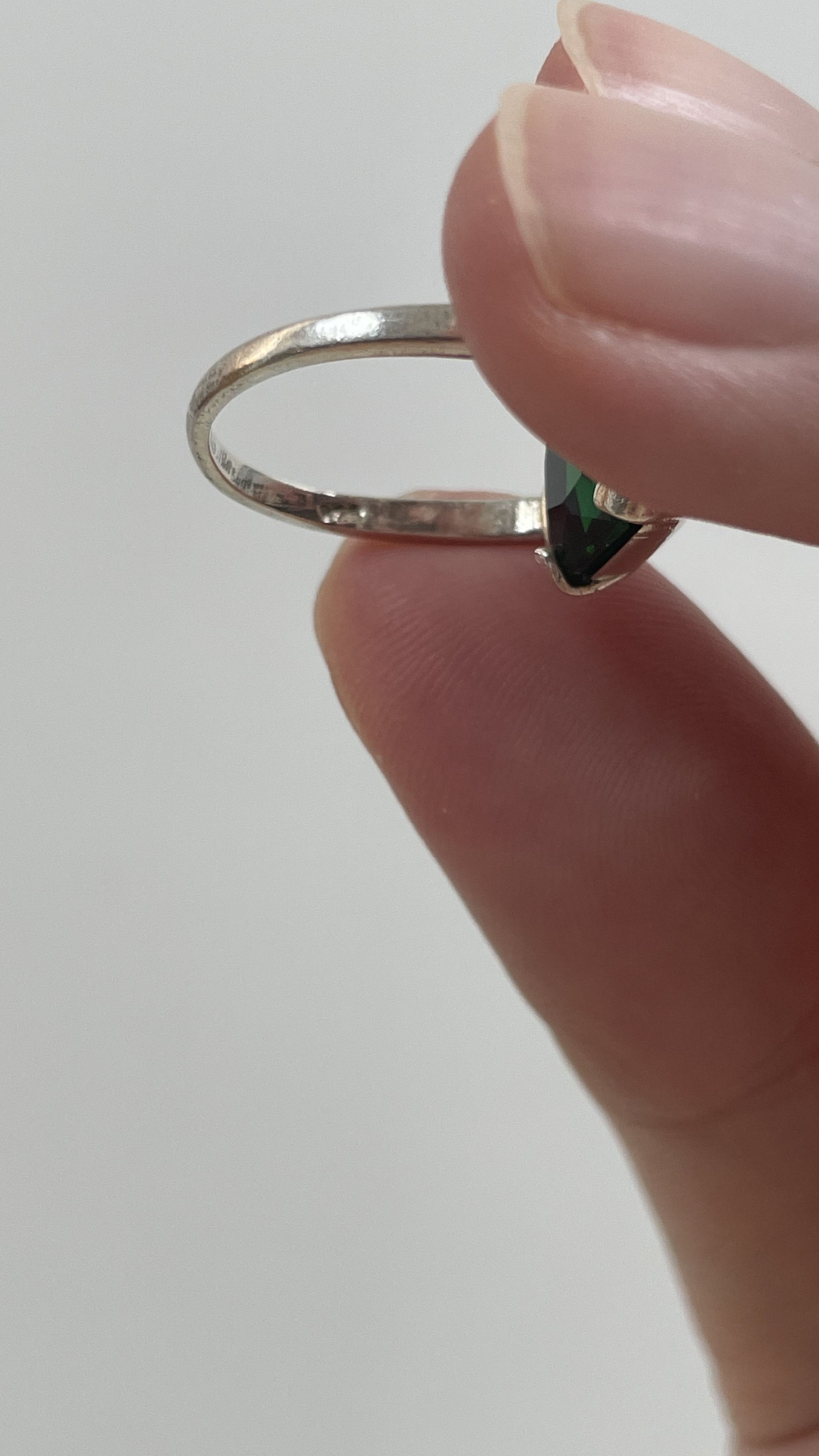 Maison Margiela Martin Margiela Unique! Inside-out Emerald ring. Unisex Size ONE SIZE - 5 Thumbnail