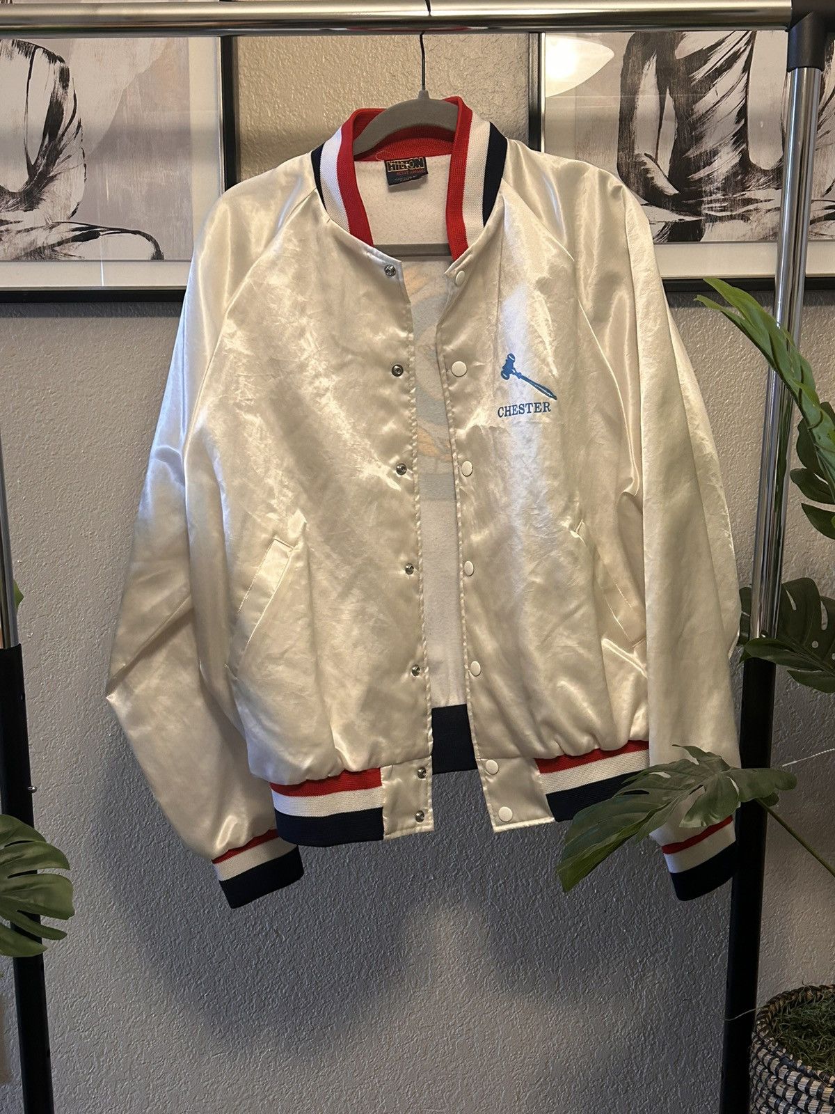 Vintage VTG Hilton Active Apparel Men's Size Lrg Satin Jacket White Size US L / EU 52-54 / 3 - 1 Thumbnail