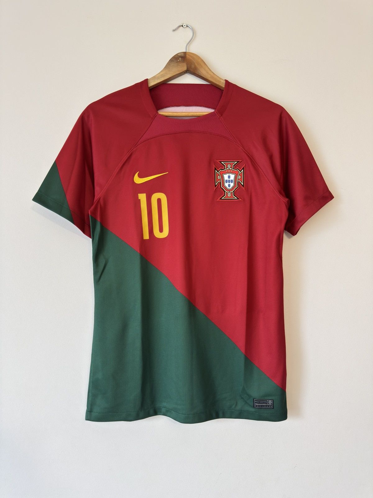 Nike Bernardo #10 Portugal 2022-2023 Home Soccer Jersey Shirt Kit Size US S / EU 44-46 / 1 - 3 Thumbnail