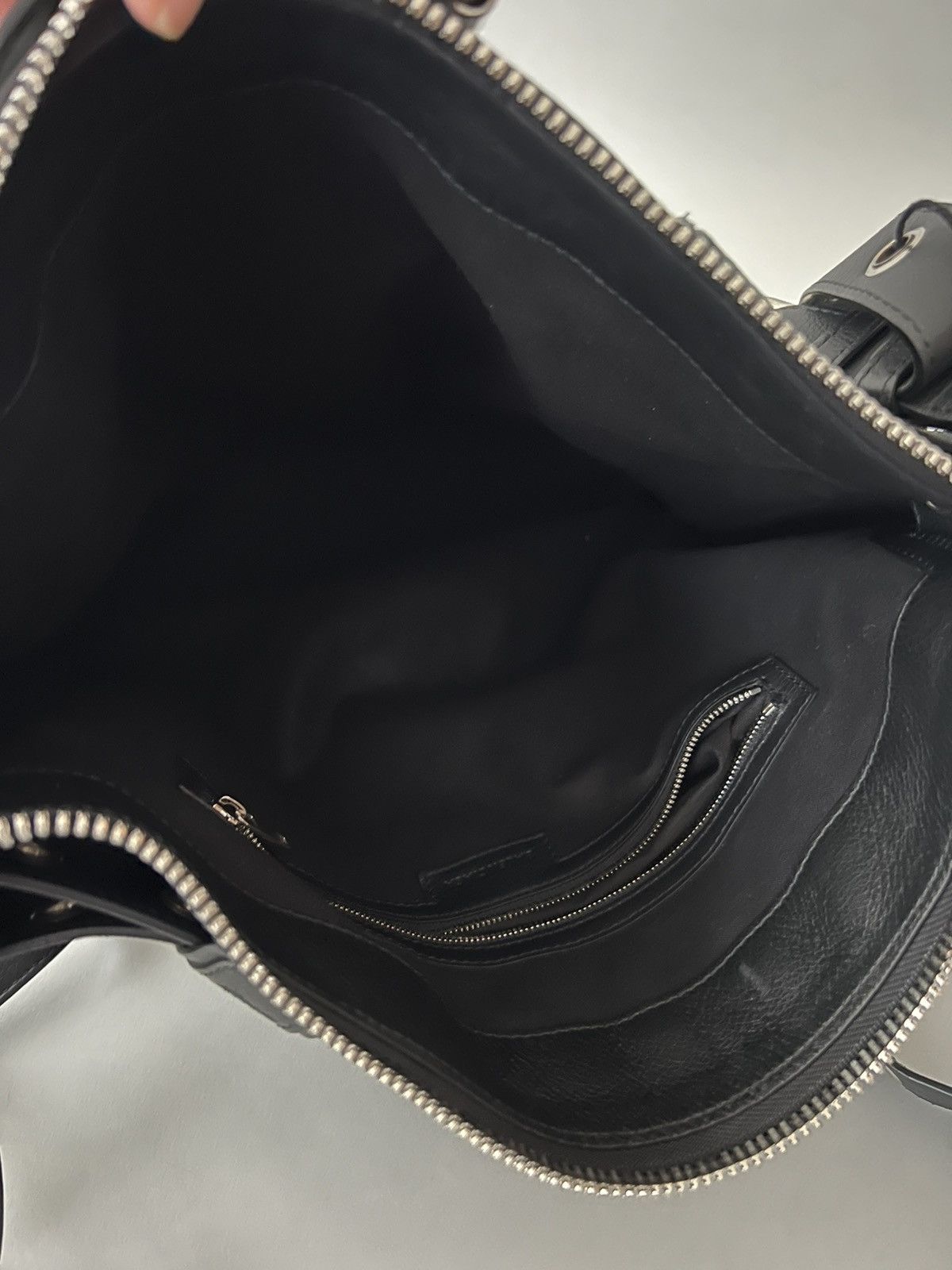 Balenciaga Balenciaga Emo leather bucket bag Size ONE SIZE - 13 Thumbnail