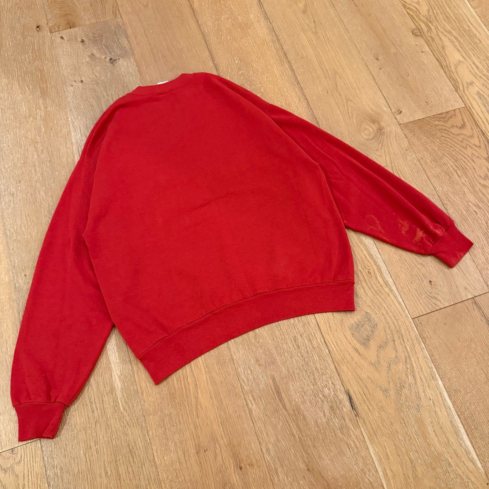 Mickey Unlimited Vintage 1980s Mickey Mouse Embroidered Red Crewneck – Size L Size US L / EU 52-54 / 3 - 2 Thumbnail