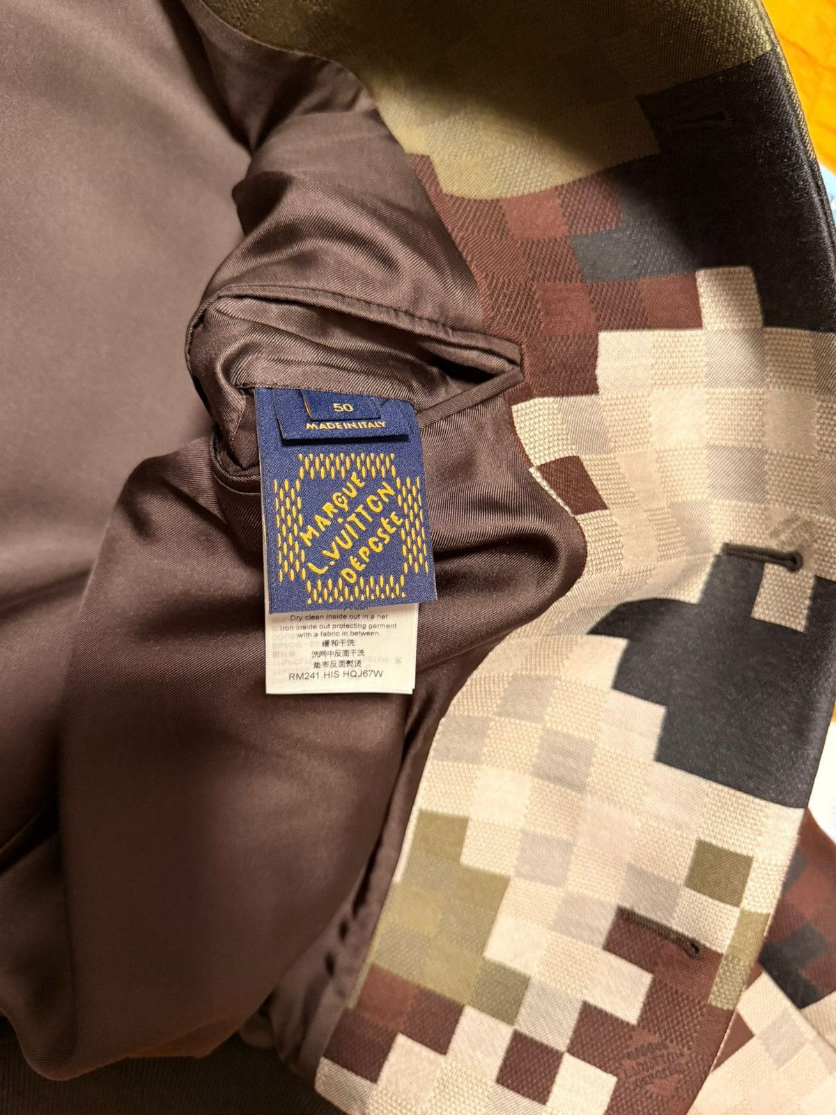 Louis Vuitton Size 50 Louis Vuitton Pharrell Pixelated Camo bomber jacket Size US M / EU 48-50 / 2 - 3 Thumbnail