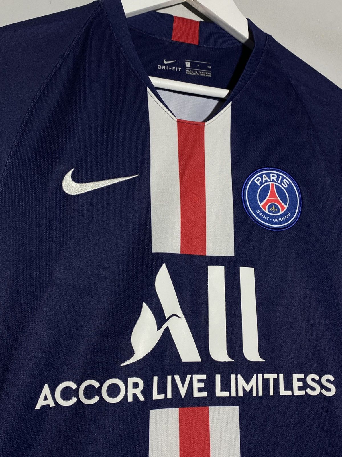 Nike Nike PSG Paris Saint Germain 2019/20 Home Soccer Jersey Size US S / EU 44-46 / 1 - 3 Thumbnail