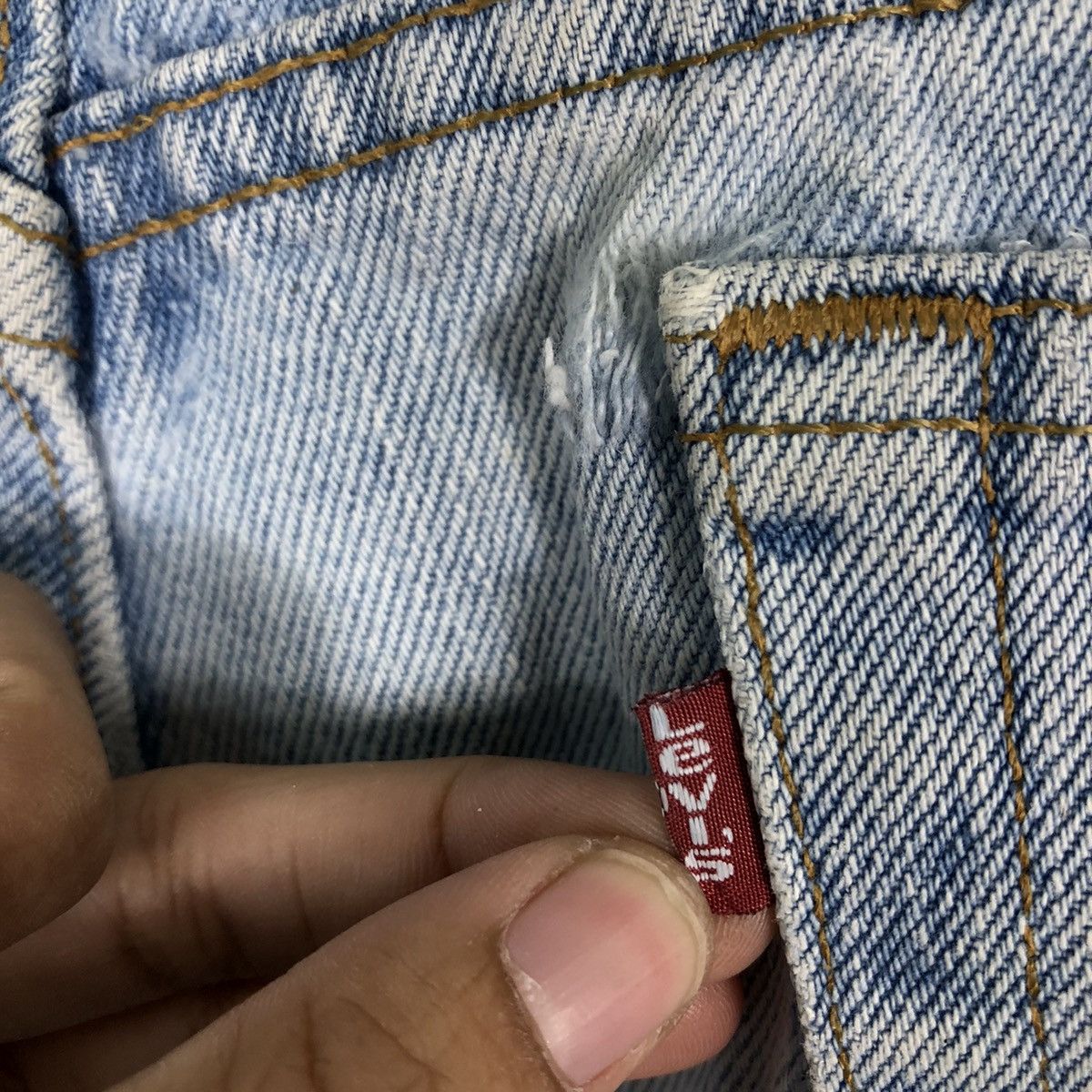 Levi's 🔥90’s Distressed Denim Jeans Levi’s Lot 555 Relaxed Fit Size US 36 / EU 52 - 18 Thumbnail