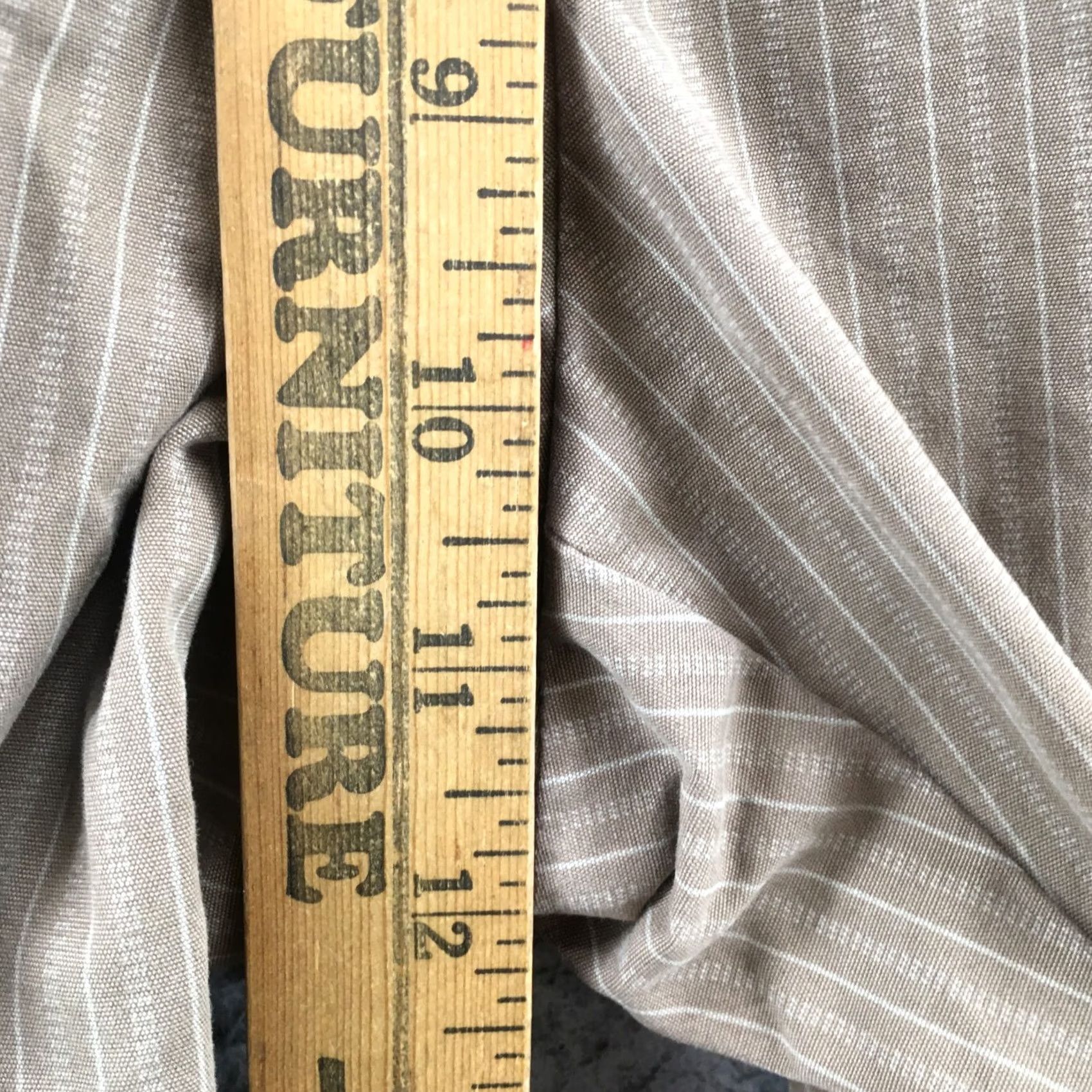 Banana Republic Banana Republic Chino Pants Mens 33 Beige Mid Rise Striped Zip Shirt/ Pants? Size US 33 - 7 Thumbnail