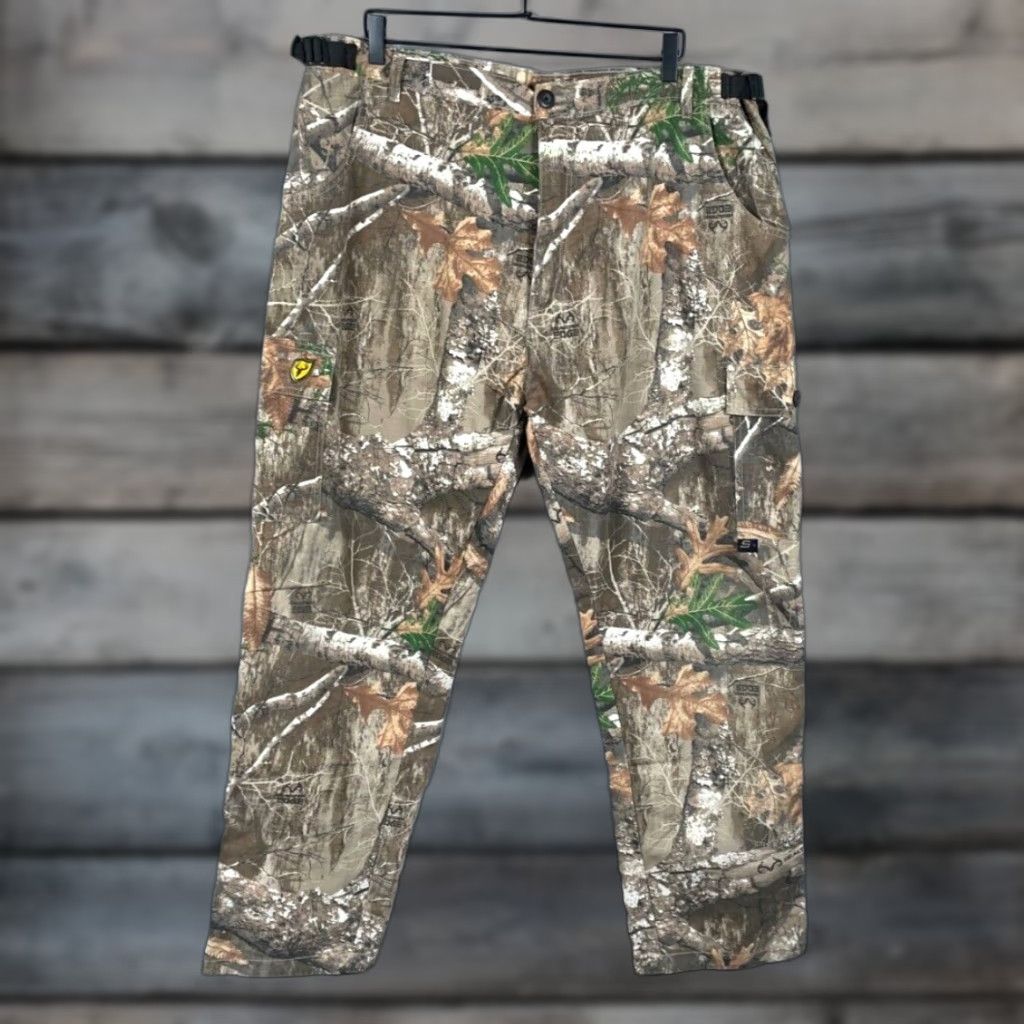 Realtree Scent Blocker Cargo Pants Men 2XL Camouflage Green Realtree Edge 90s Army Nature Flat Front Zip Fly Pockets Cotton-Blend Polyester Straight Leg Cargo Size US 41 - 1 Thumbnail