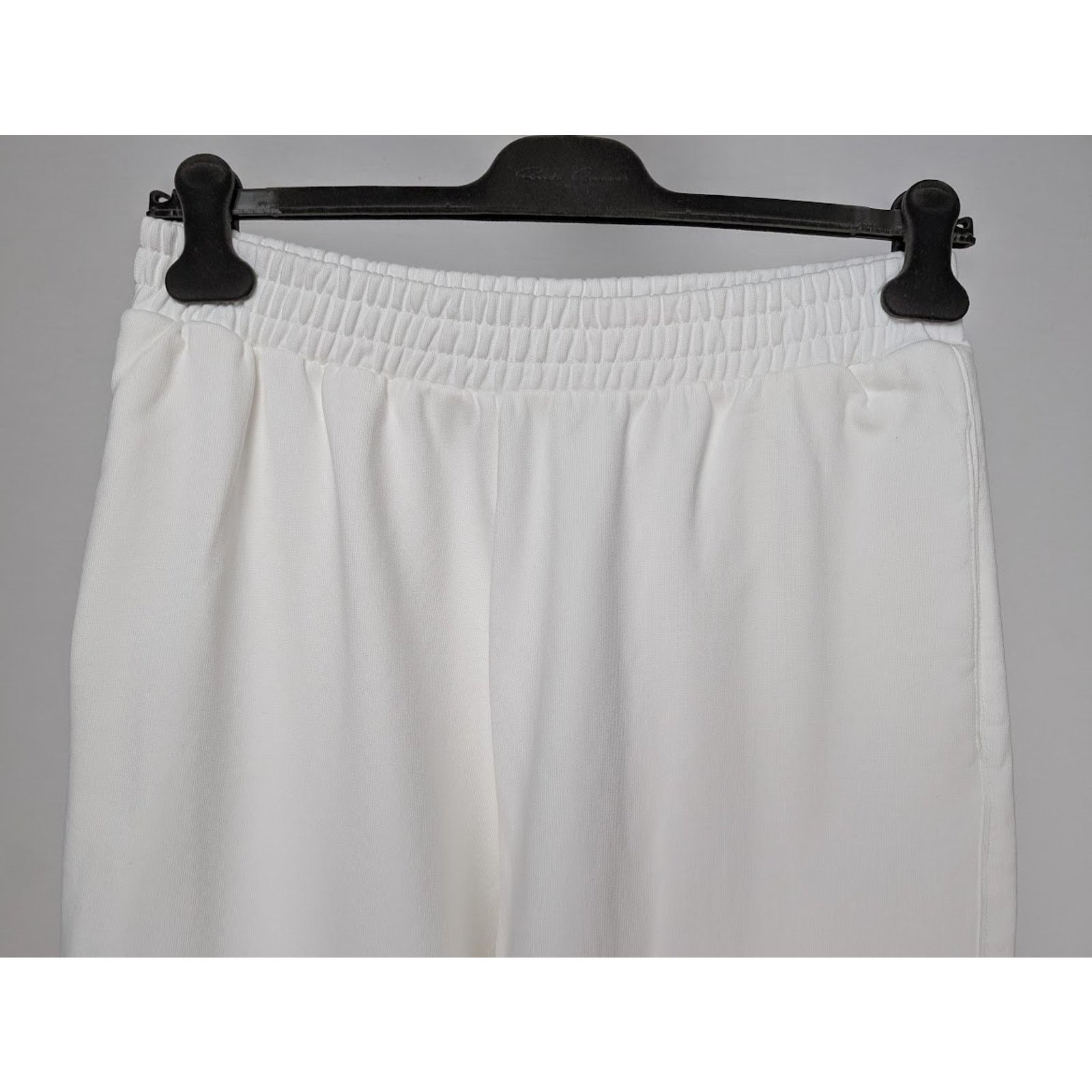 Maison Margiela o1rshd1 Women's /DUP/ MM6 Pants / Sweatpants Short in White Size 24" / US 00 / IT 34 - 9 Thumbnail