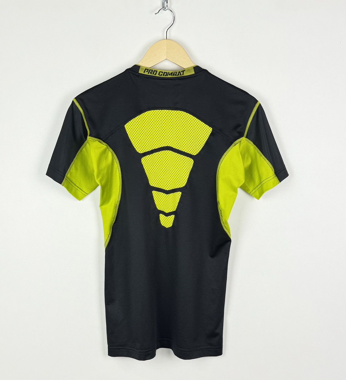 Nike Nike Pro Combat Hypercool Compression Short Sleeve Top Shirt Size US L / EU 52-54 / 3 - 11 Thumbnail