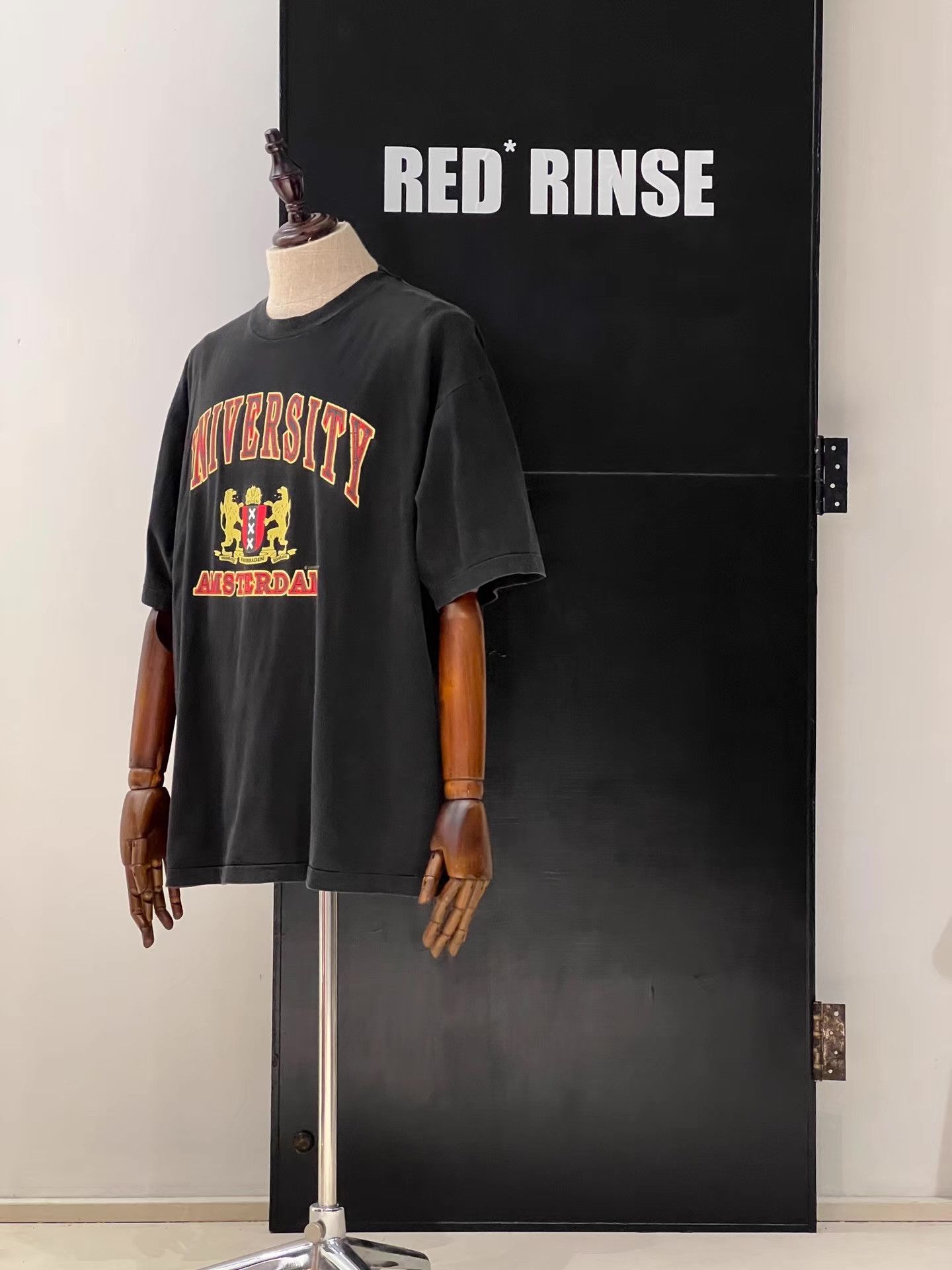 Vintage 90s Vintage Balenciaga Original Short Sleeve T-shirt Q13 Size US L / EU 52-54 / 3 - 2 Thumbnail