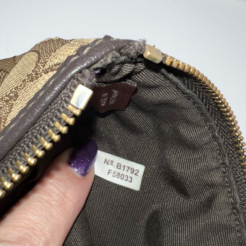 Coach Coach Outline Signature Corner Zip Wristlet Khaki Brown Size ONE SIZE - 8 Thumbnail