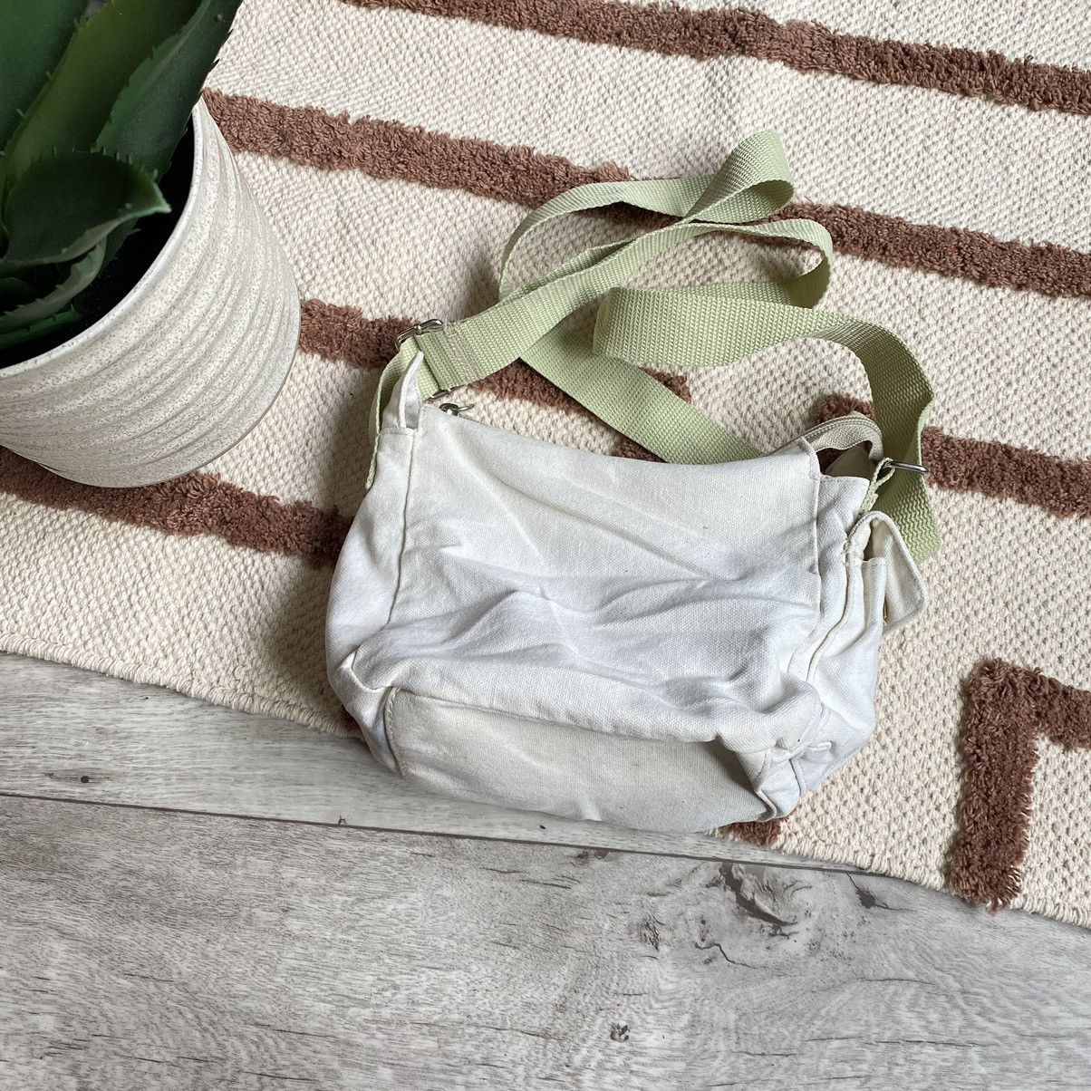 Japanese Brand VINTAGE JAPANESE STYLE WHITE COTTON POCKETS CROSSBODY BAG Size ONE SIZE - 2 Thumbnail