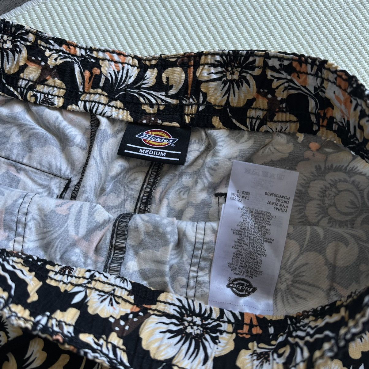 Dickies Dickies Roseburg Floral-Print Relaxed-Fit Shorts Size US 32 / EU 48 - 3 Thumbnail