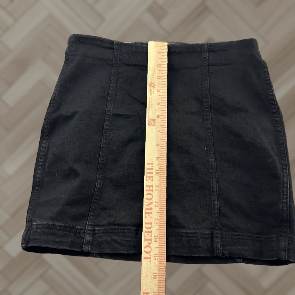Free People Free People Mini Skirt Women 8 Black Denim Skirt Short Mini Womens 8 Black Denim Size 30" / US 8 / IT 44 - 1 Thumbnail