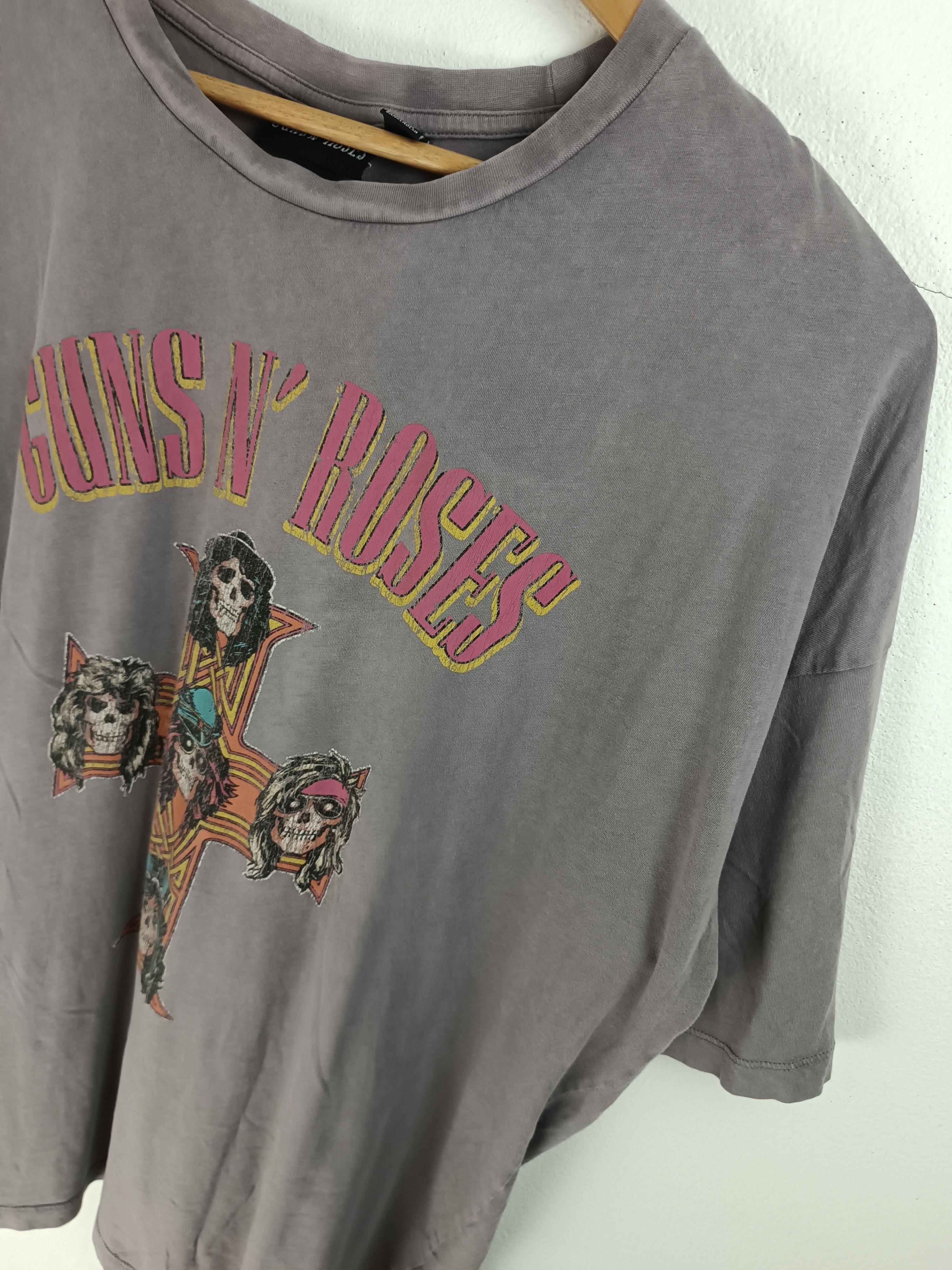 Band Tees VINTAGE GUNS N' ROSES CROSS FADED TE motley acdc metallica Size US XXL / EU 58 / 5 - 7 Thumbnail