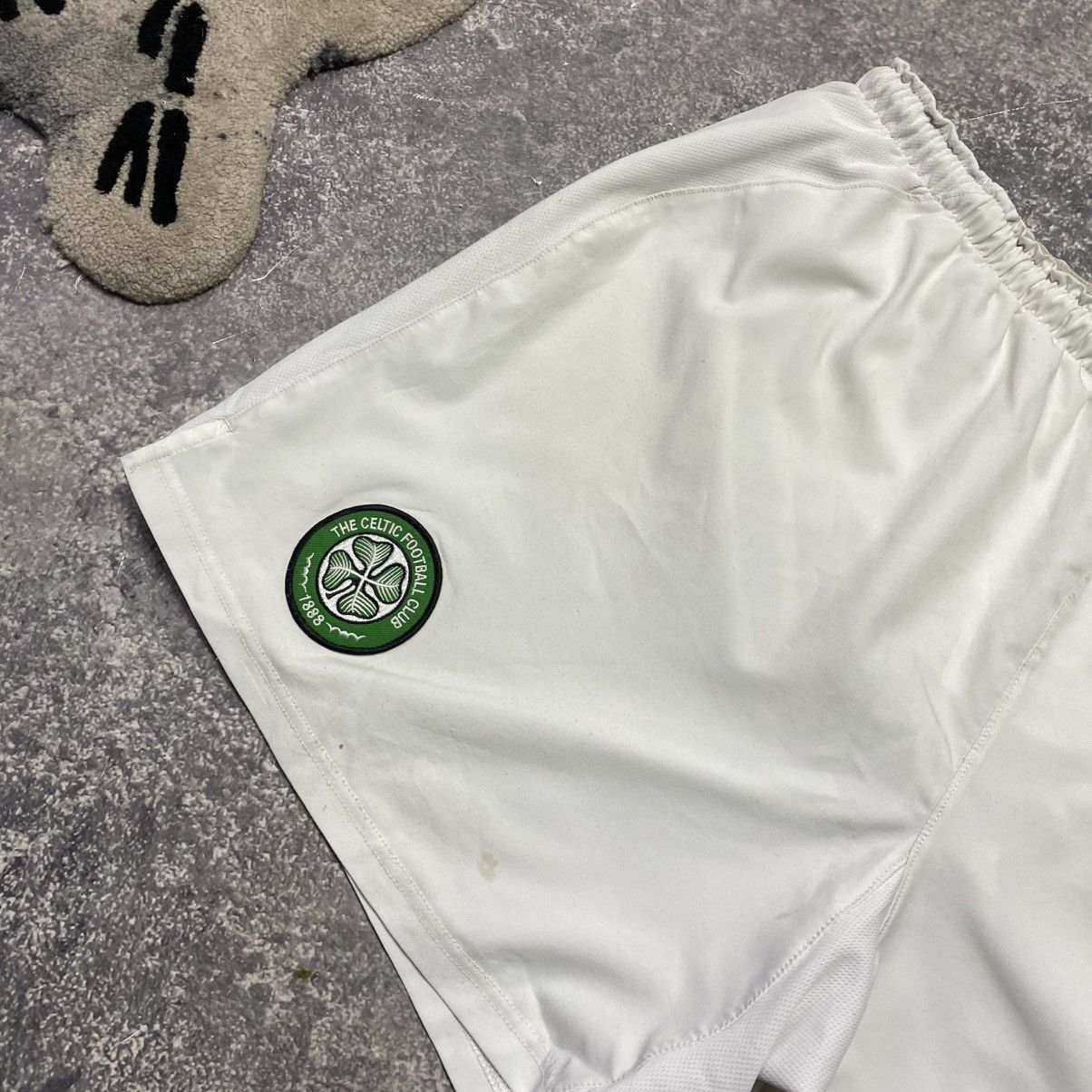 Vintage Vintage Nike FC Celtic White basic soccer shorts Size US 36 / EU 52 - 3 Thumbnail