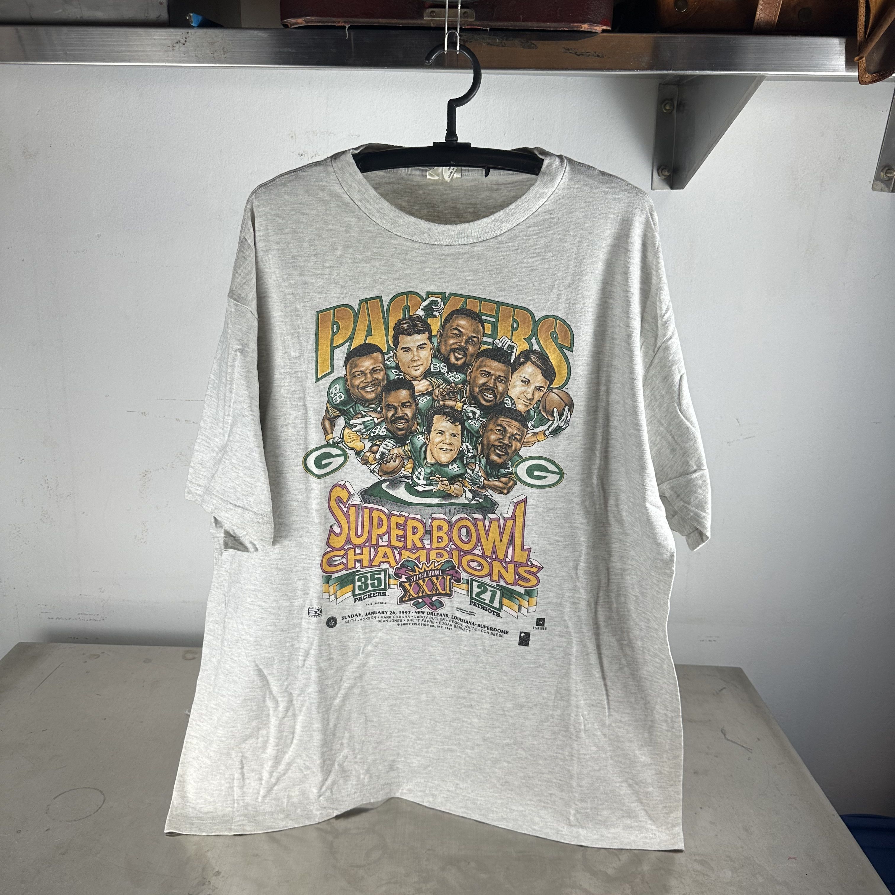 Vintage 1997 GreenBay Packers NFL SuperBowl Champions Caricature Tee Size US XXL / EU 58 / 5 - 1 Thumbnail