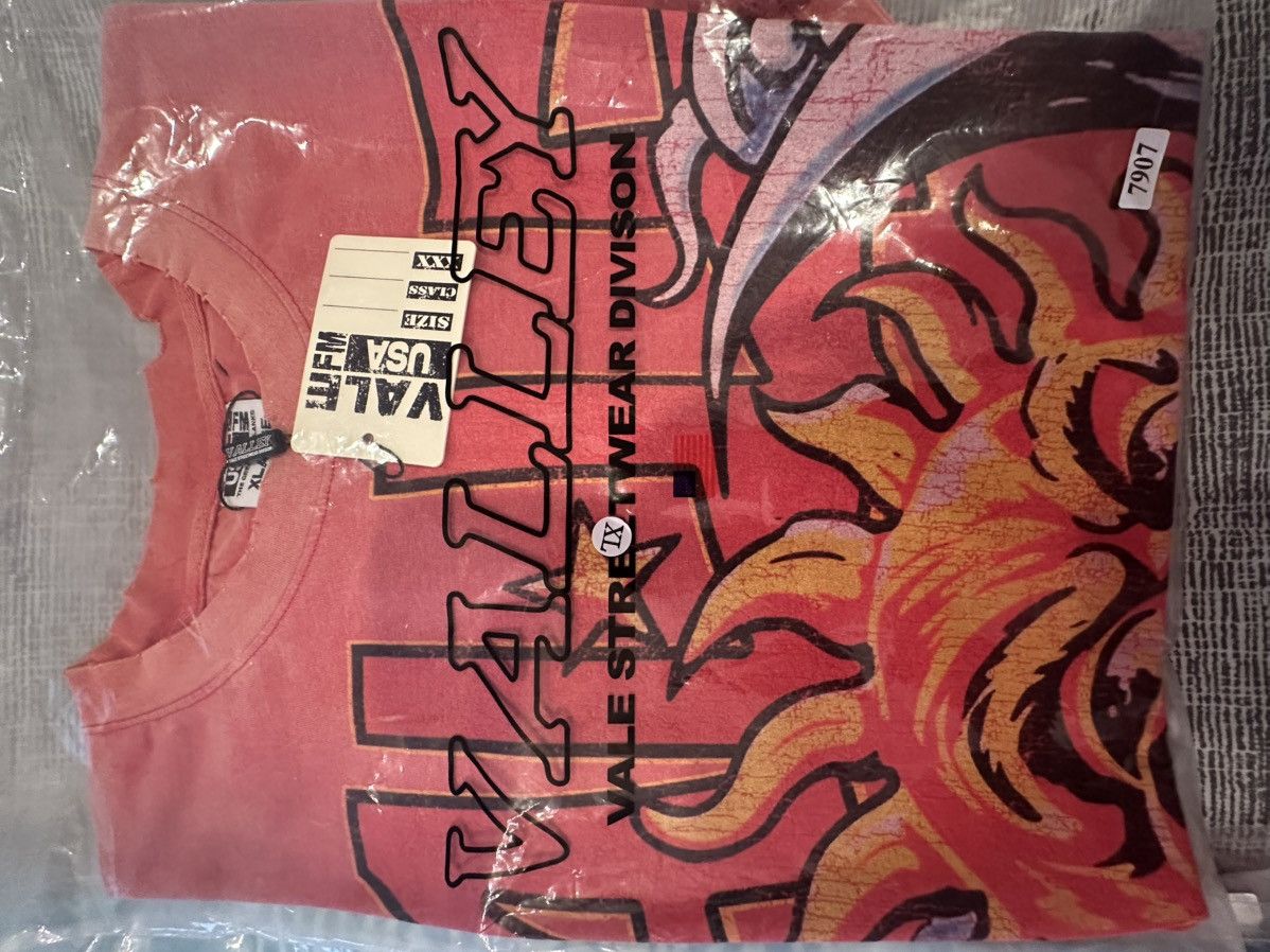 Vale Vale trashed red sun tee valley dreams t-shirt Size US XL / EU 56 / 4 - 9 Thumbnail
