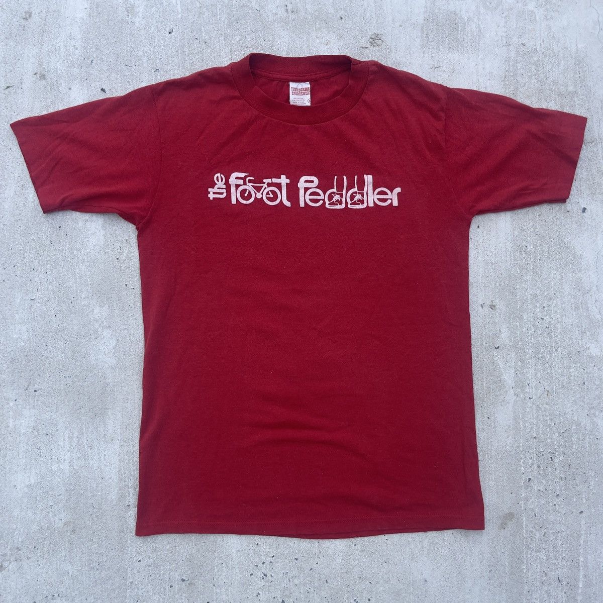 1980s THUNDERBIRDS SPORTSWEAR THE FOOT PEDDLER Single Stitch