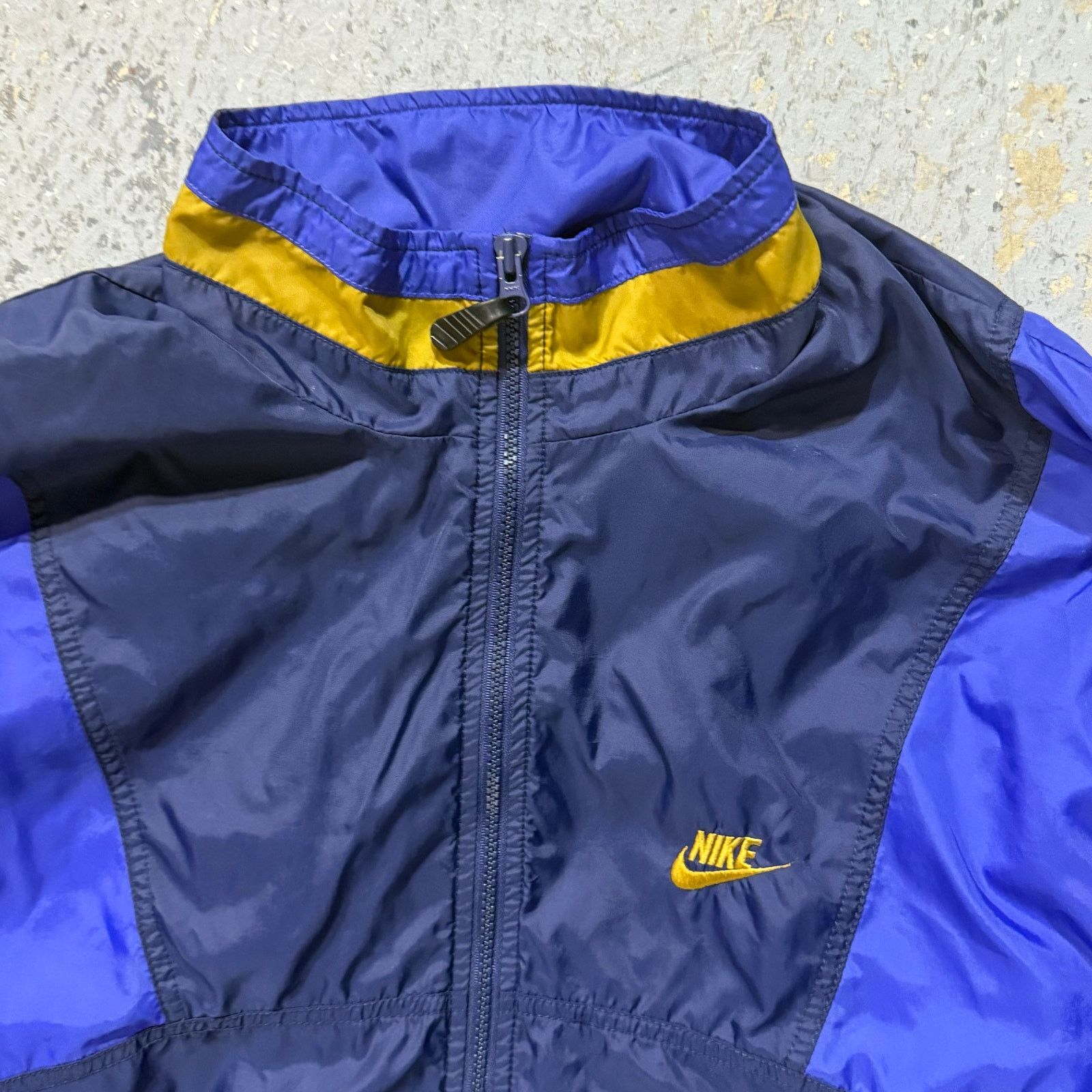 Nike Vintage Nike Track Windbreaker Jacket XL Size US XL / EU 56 / 4 - 2 Thumbnail