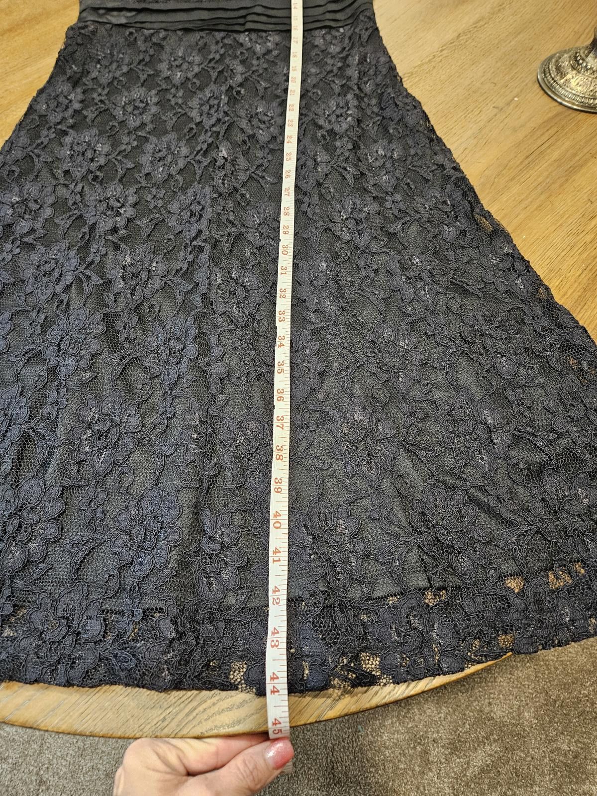 Isaac Mizrahi Isaac Mizrahi Elegant Lace Dress with Satin Waistline Size M / US 6-8 / IT 42-44 - 7 Thumbnail