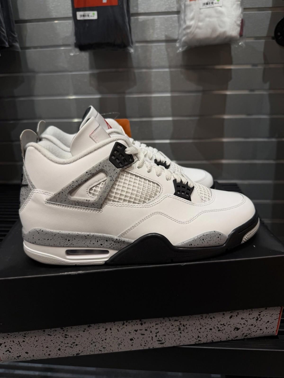 Jordan Brand Mens Size 11.5 Nike Air Jordan 4 Retro OG White Cement New Size US 11.5 / EU 44-45 - 4 Thumbnail