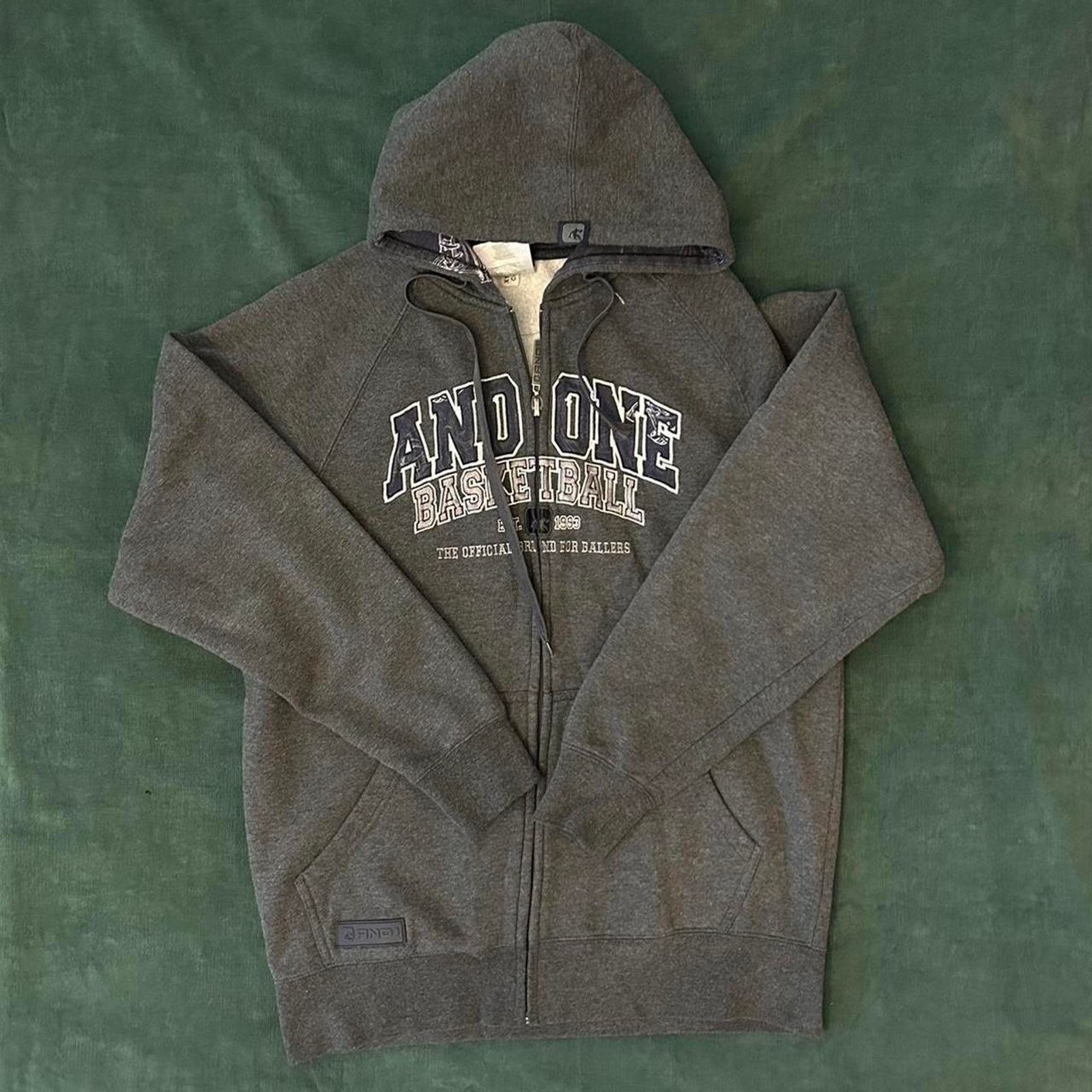 Other Vintage and1 embroidered hoodie minor Size US M / EU 48-50 / 2 - 1 Thumbnail