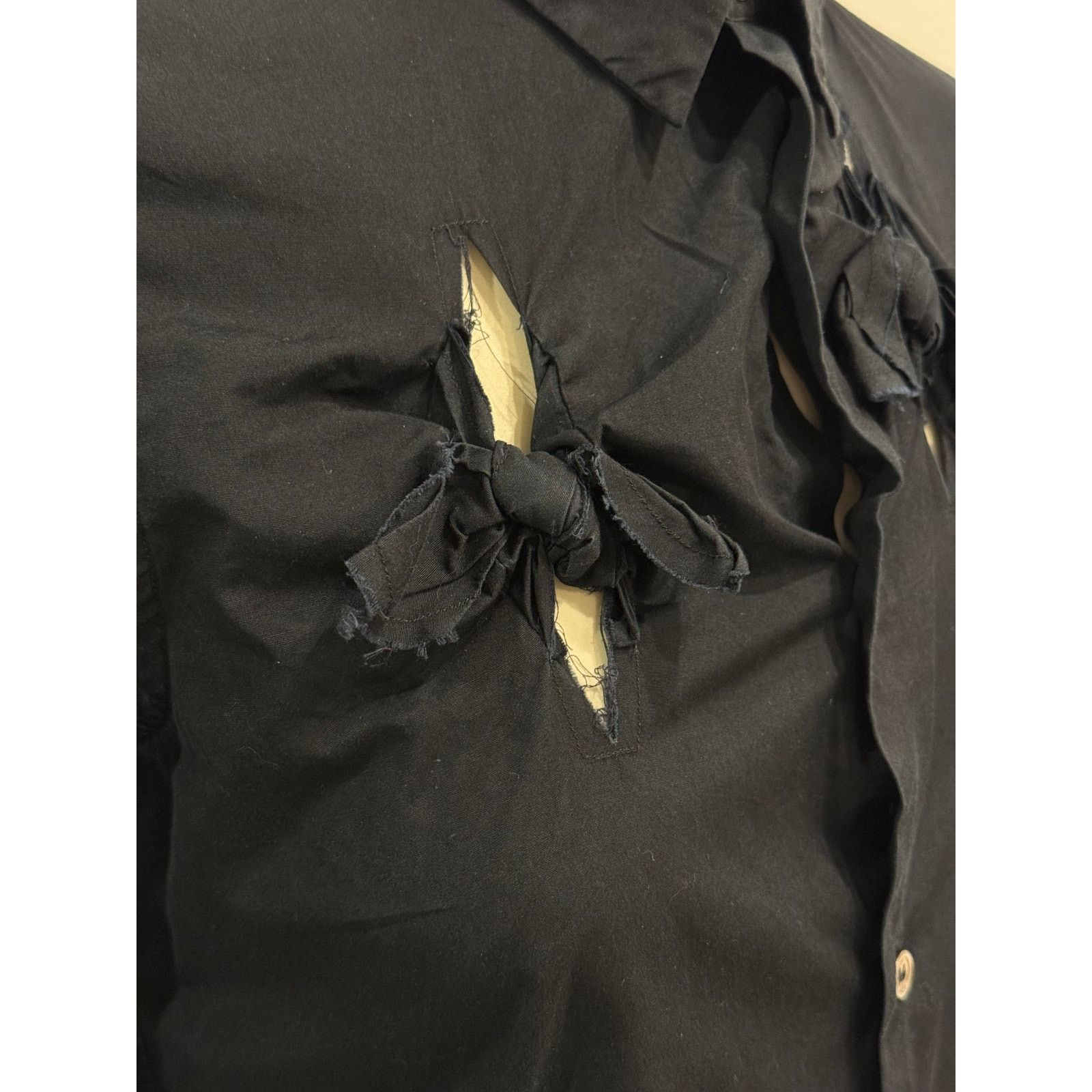 Comme des Garcons S/S2002 Comme des Garçons three bows slits shirt Size S / US 4 / IT 40 - 6 Thumbnail