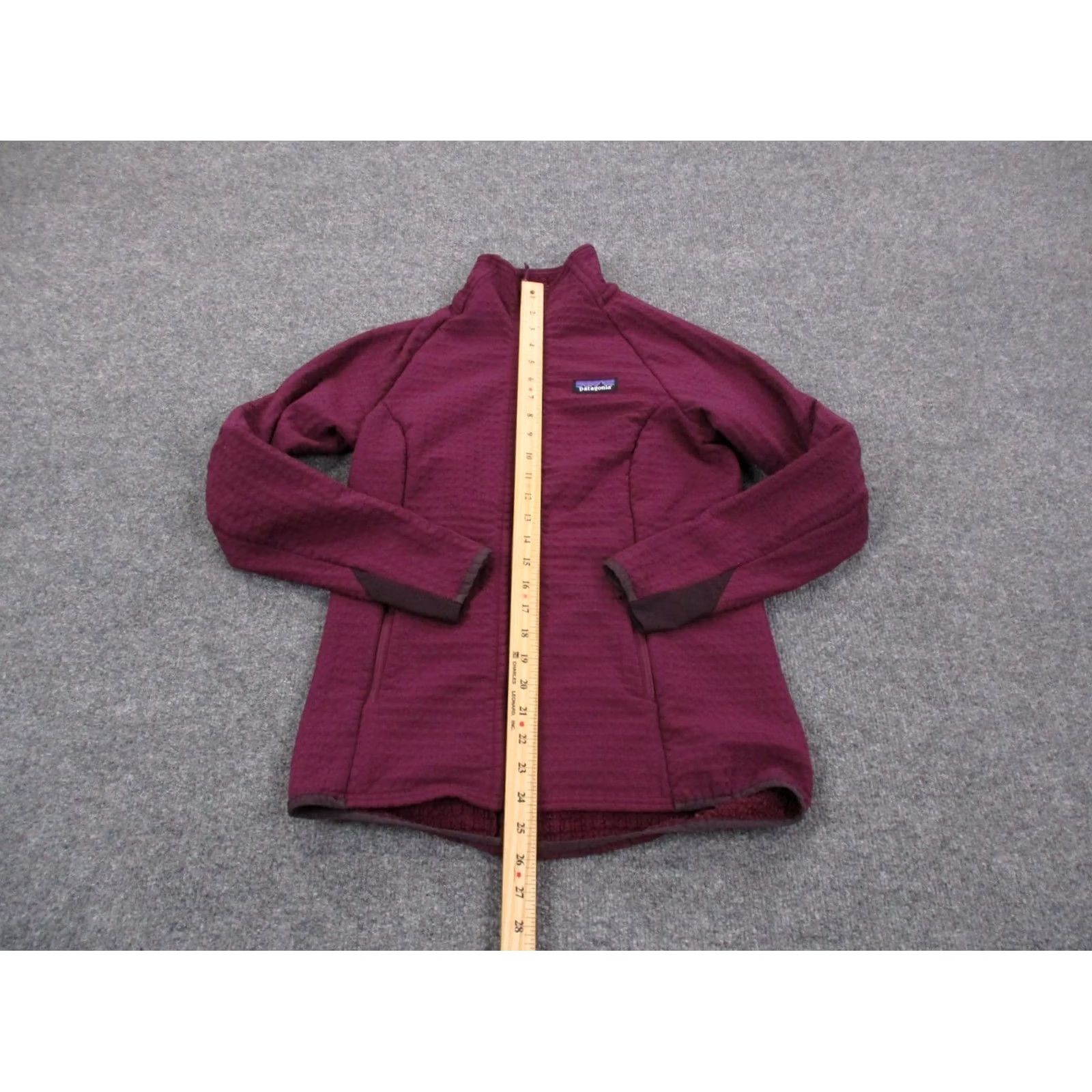 Patagonia Patagonia Jacket Womens XS Purple Regulator Outdoor Coat Sweater Hiking Camping Size XS / US 0-2 / IT 36-38 - 3 Thumbnail