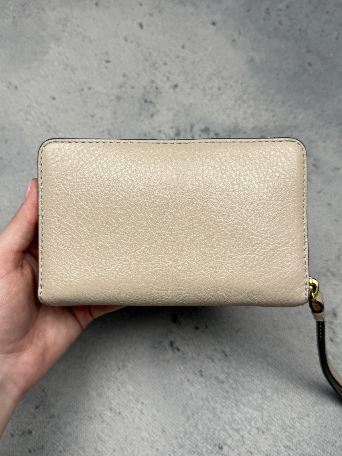 Marc by Marc Jacobs Vintage Marc by Marc Jacobs Beige Zip Around Wallet Rare Size ONE SIZE - 2 Thumbnail